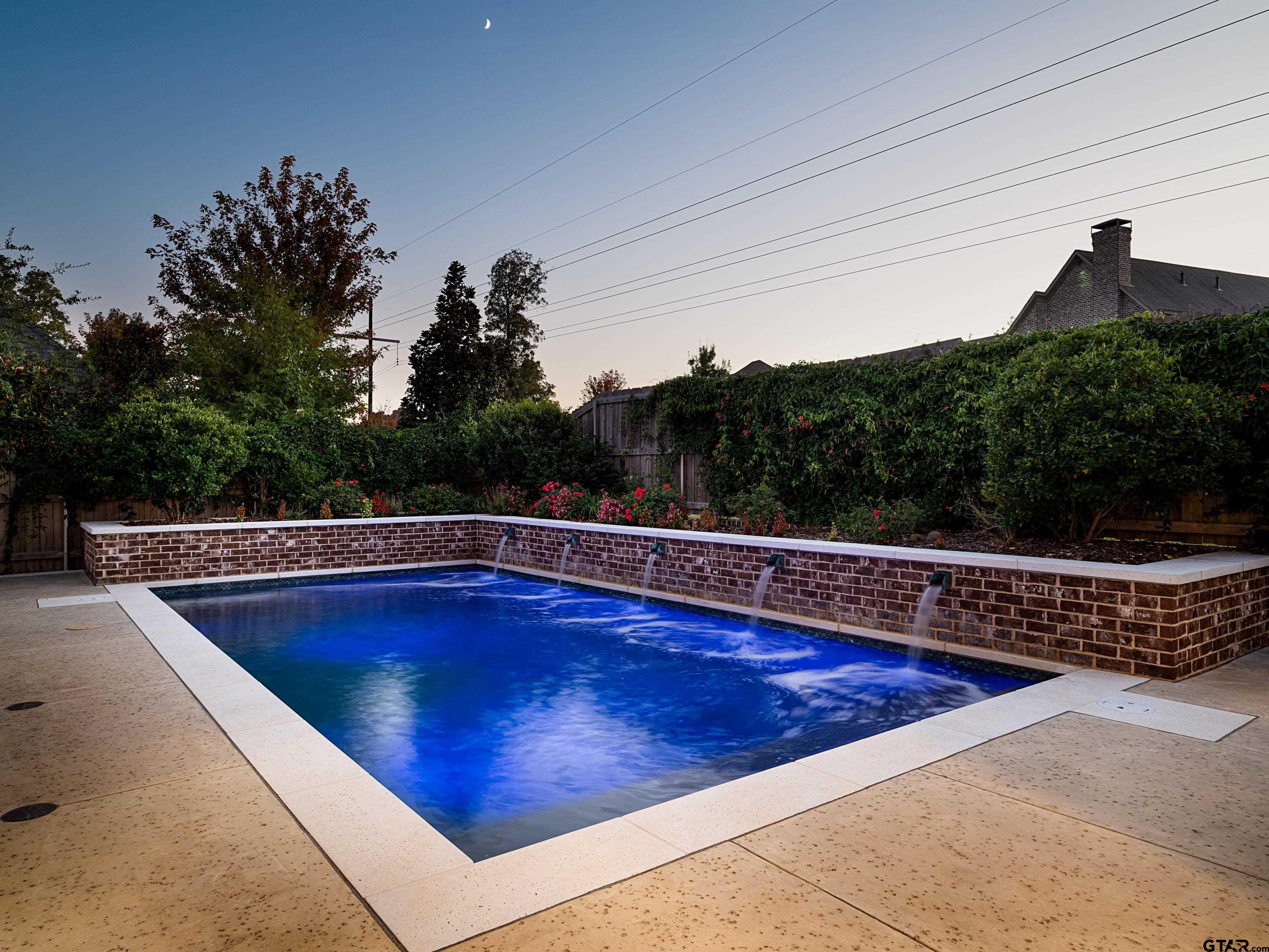 Tyler, Texas, 75703, United States, 3 Bedrooms Bedrooms, ,3 BathroomsBathrooms,Residential,For Sale,1985423