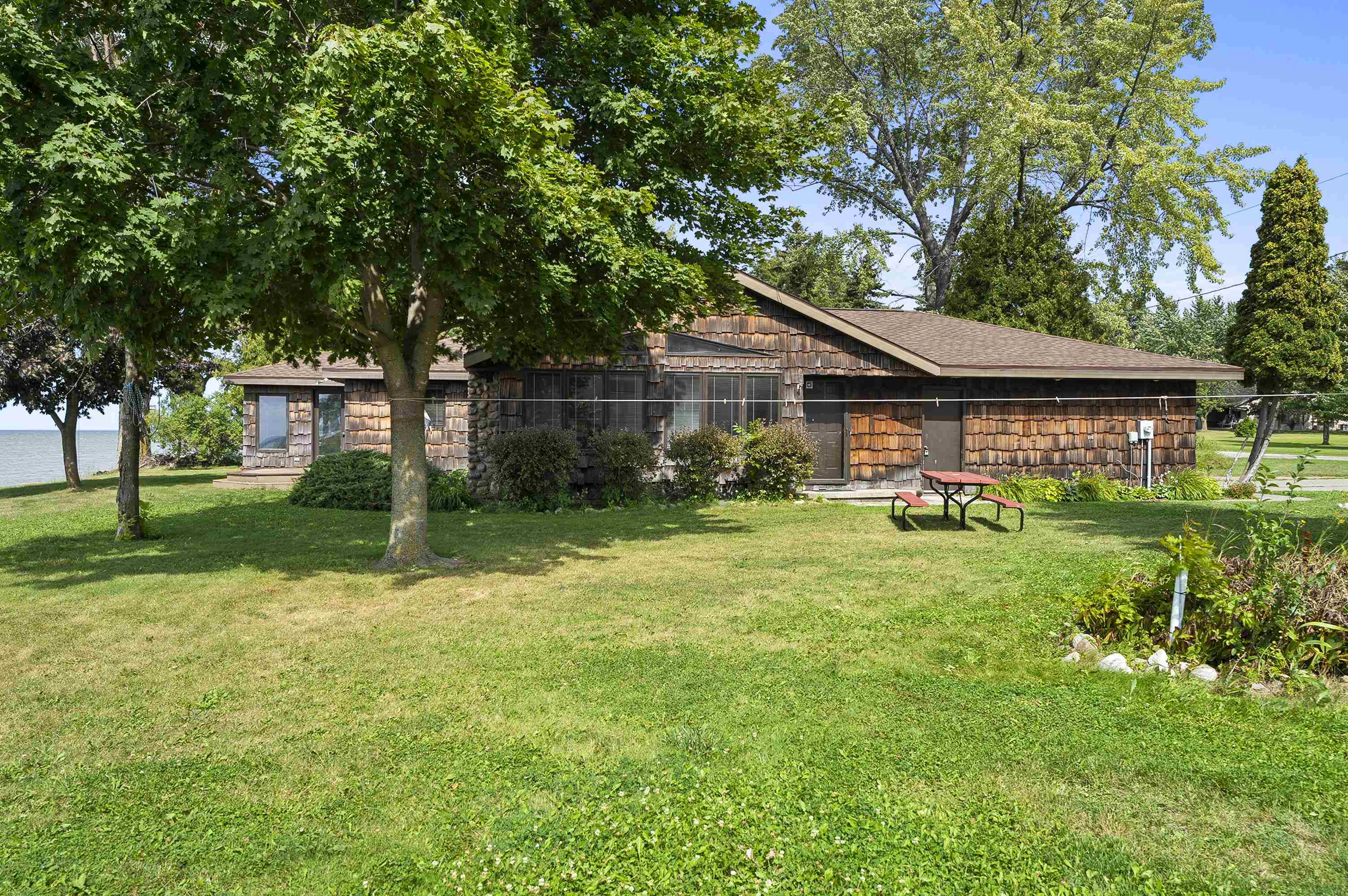 LUXEMBURG, Wisconsin, 54217, United States, 2 Bedrooms Bedrooms, ,2 BathroomsBathrooms,Residential,For Sale,1948944