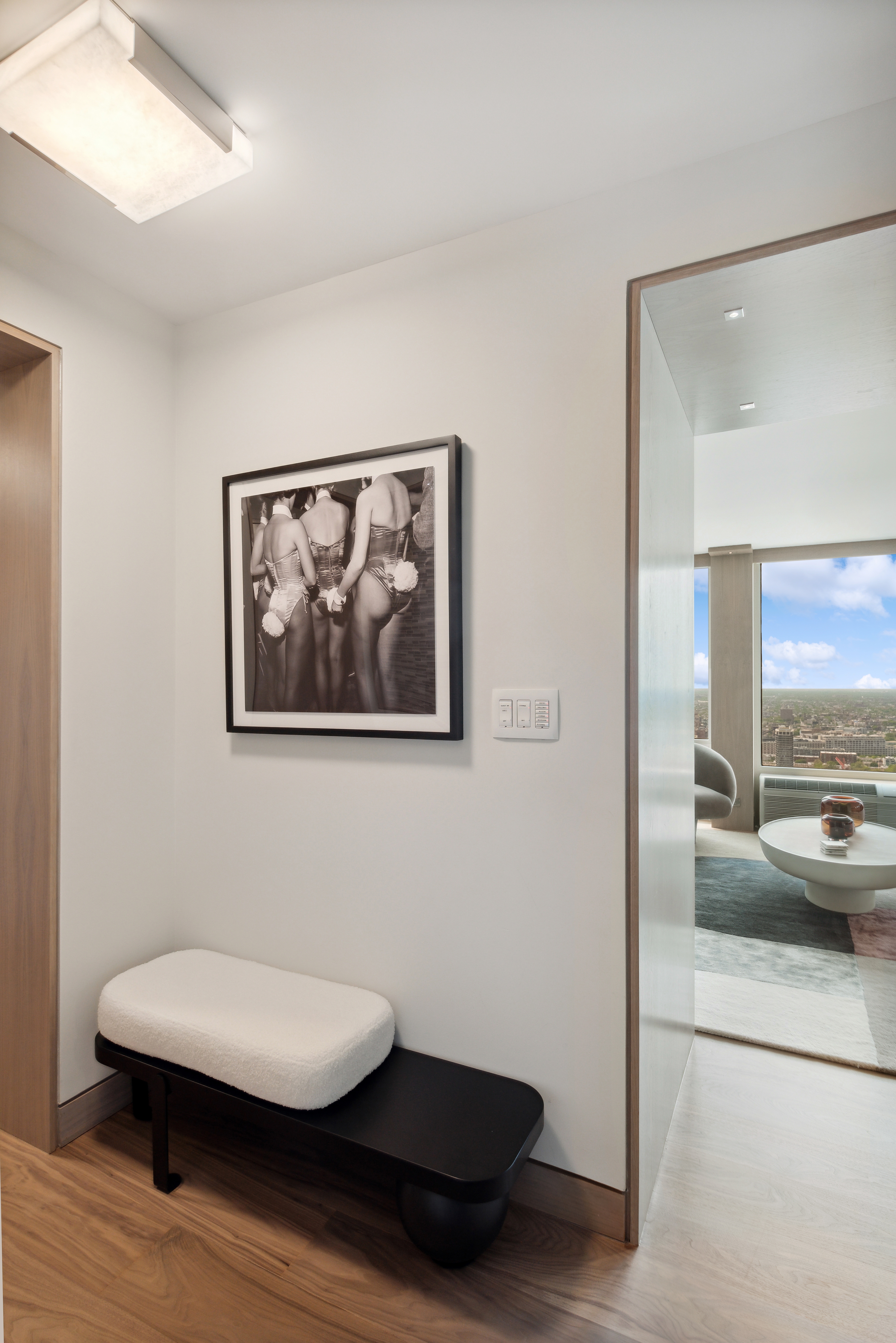  Absolutely Stunning, Penthouse Level Furnished Condo - 物件實景