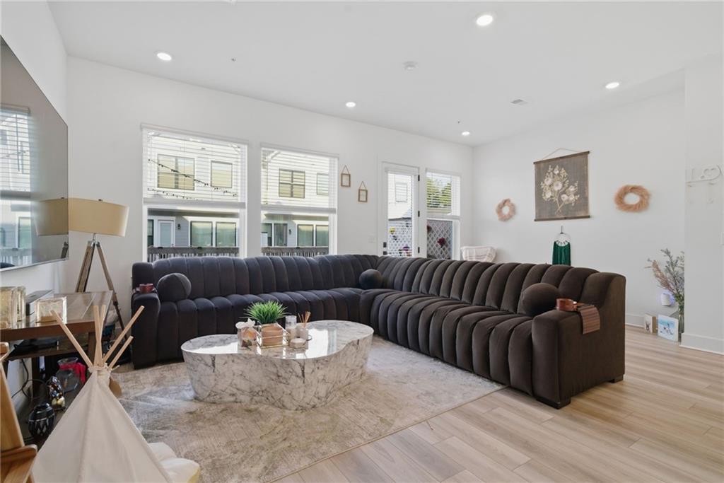 Alpharetta, Georgia, 30076, United States, 4 Bedrooms Bedrooms, ,4 BathroomsBathrooms,Residential,For Sale,2024627
