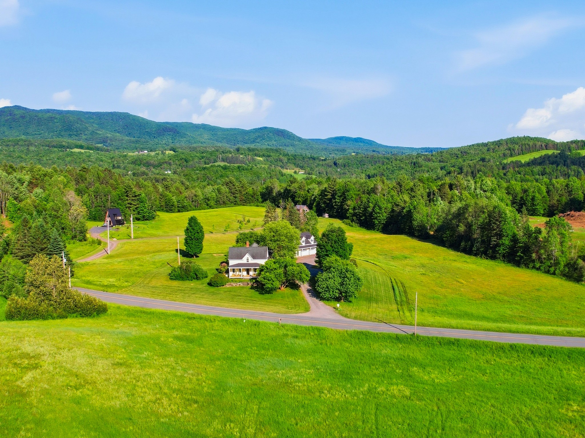  884 Darling Hill Road - 物件實景