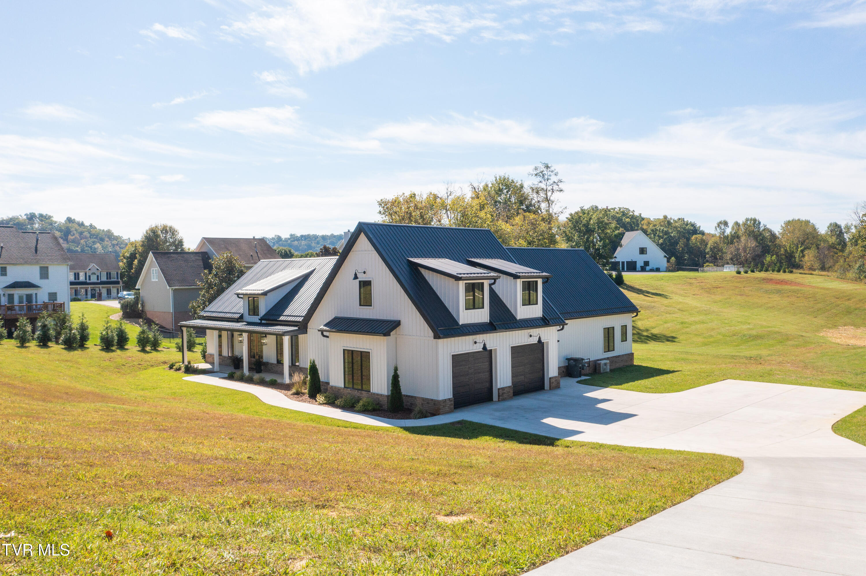 Kingsport, Tennessee, 37664, United States, 4 Bedrooms Bedrooms, ,4 BathroomsBathrooms,Residential,For Sale,1981214