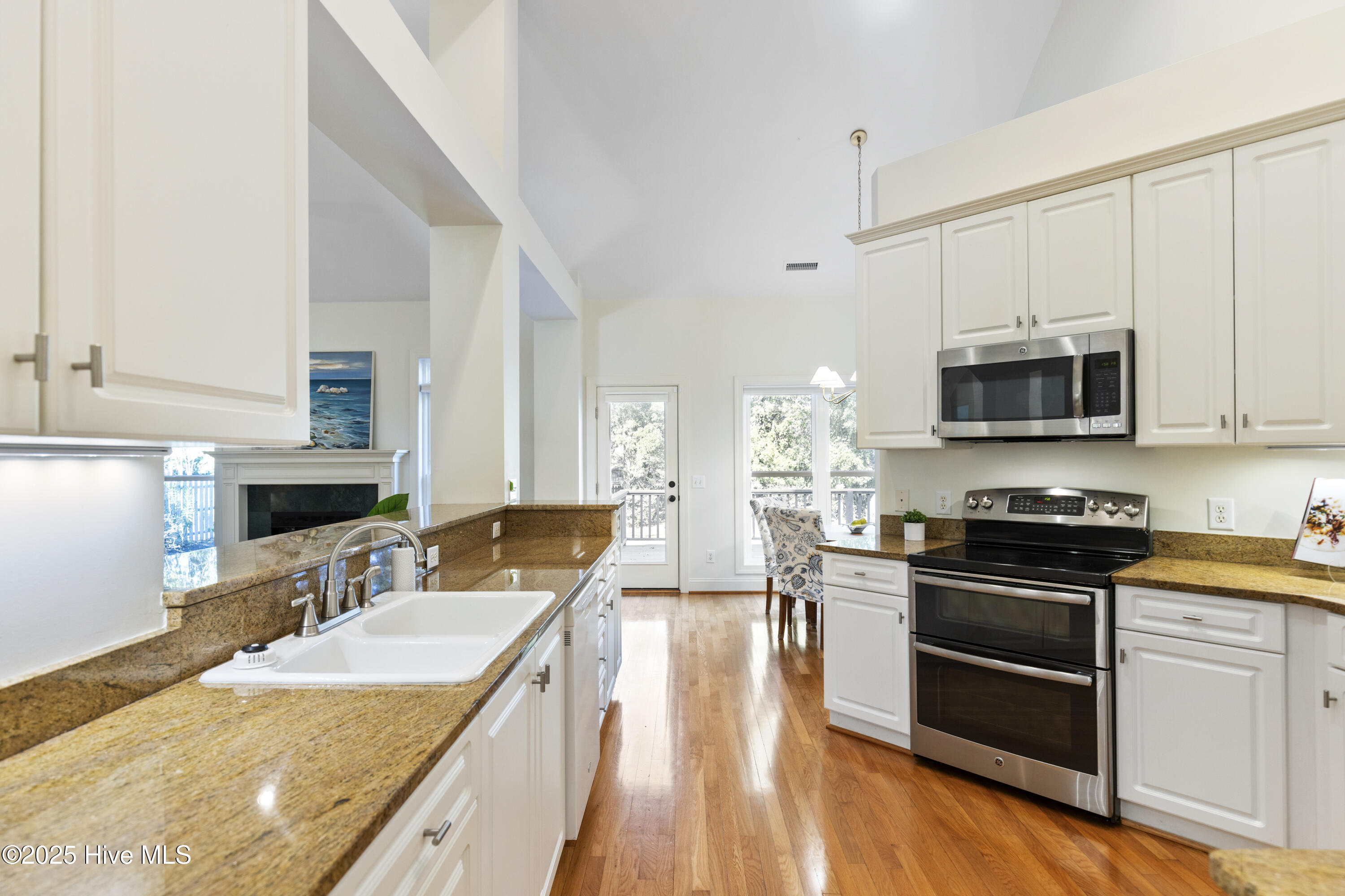 Wilmington, North Carolina, 28409, United States, 4 Bedrooms Bedrooms, ,4 BathroomsBathrooms,Residential,For Sale,1991062