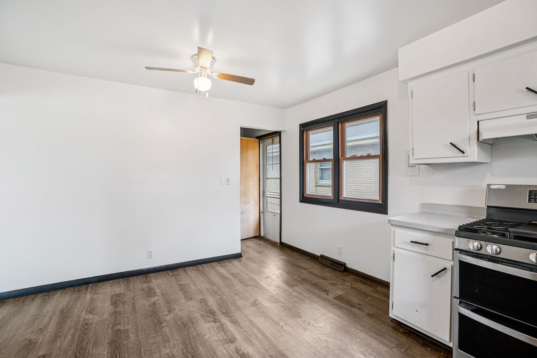  Turnkey Three Bedroom Ranch - 物件實景