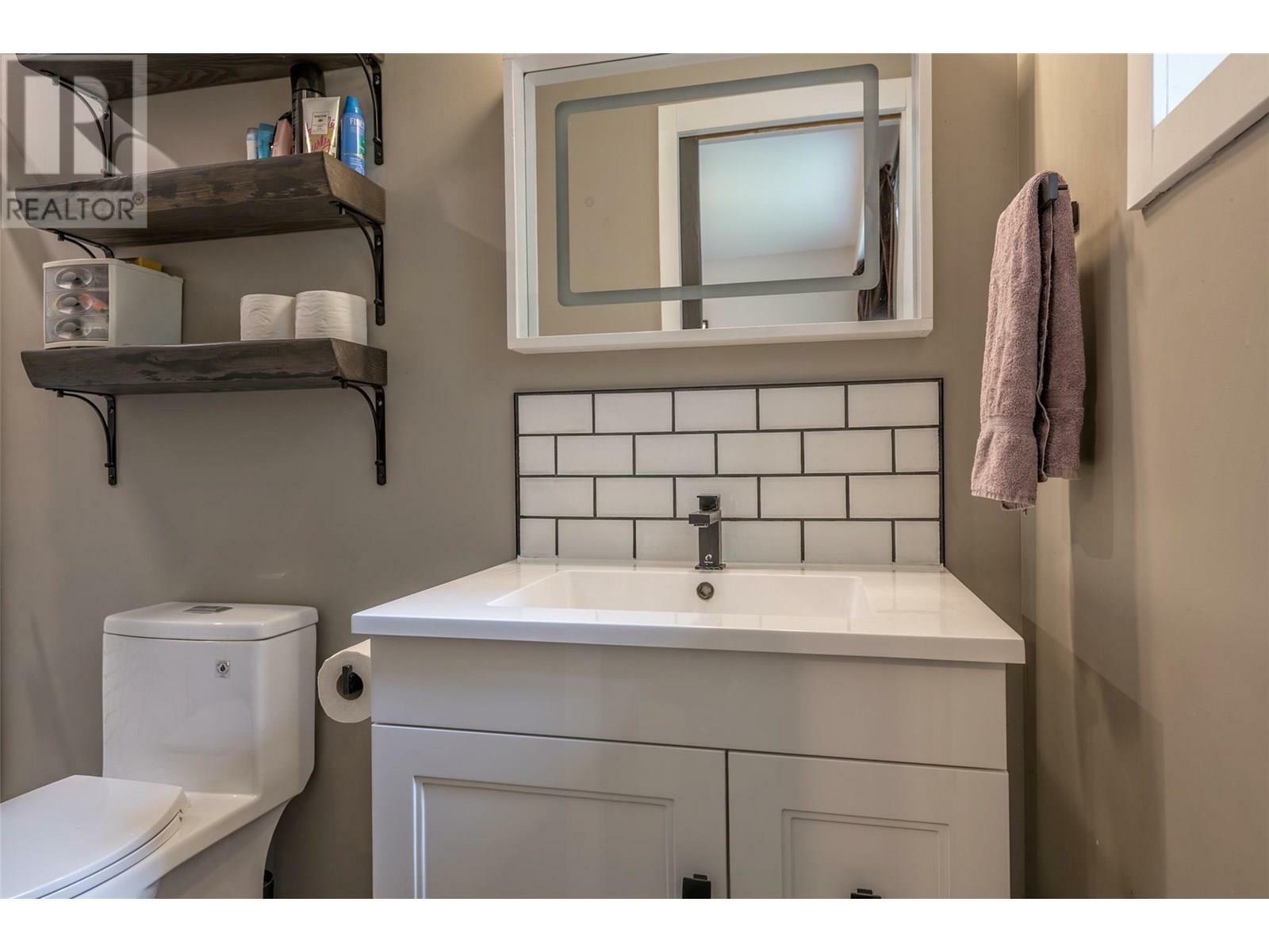SPALLUMCHEEN, British Columbia, V4Y 0S6, CA, 3 Bedrooms Bedrooms, ,3 BathroomsBathrooms,Residential,For Sale,1874999