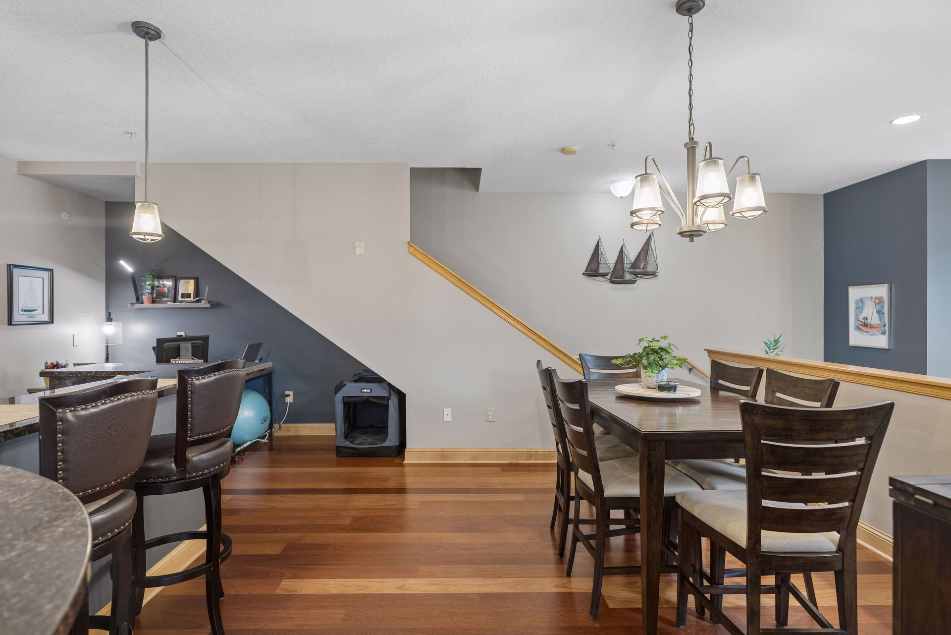  Timeless Brownstone Living in the Heart of Stillwater - 物件實景