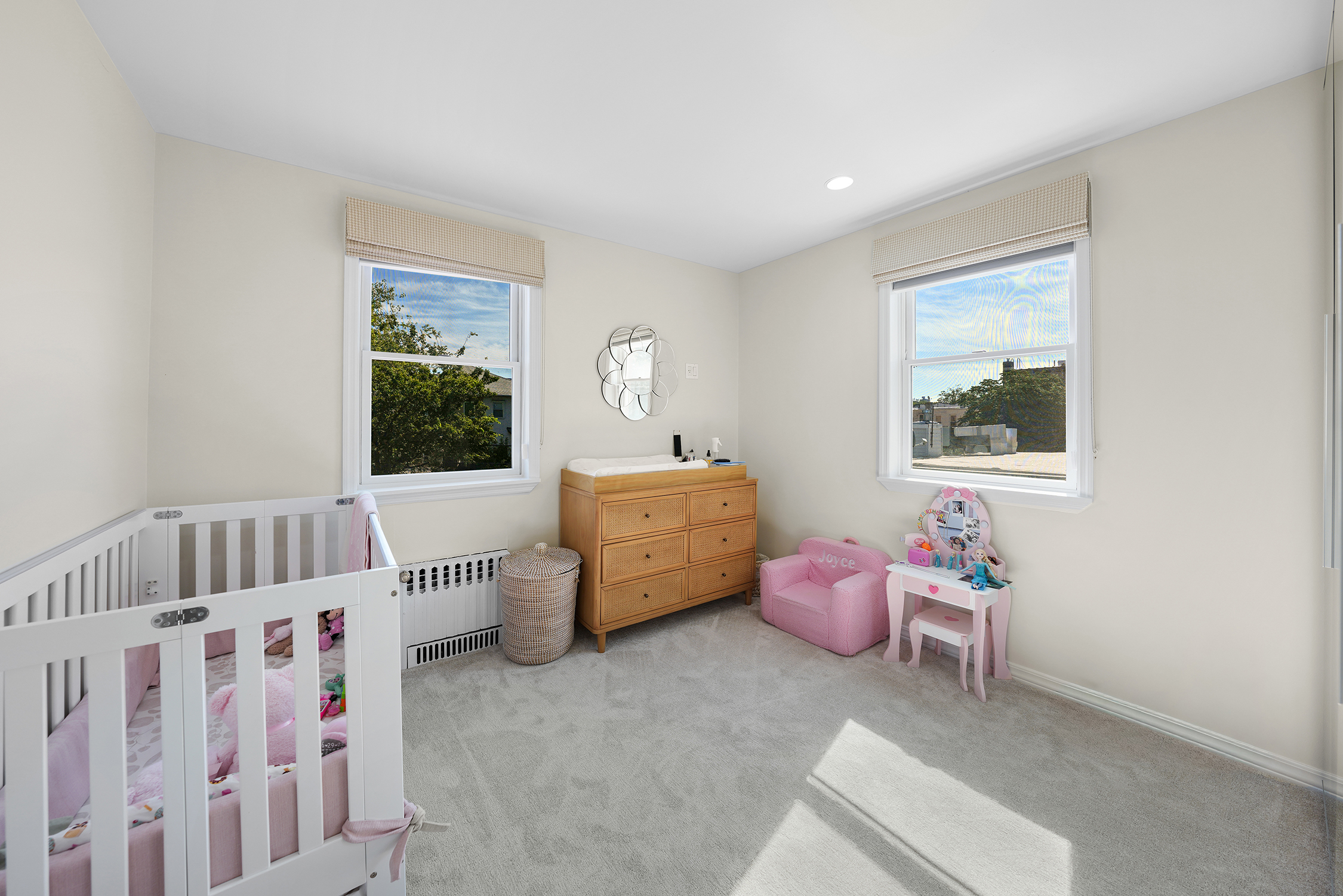 Brooklyn, New York, 11230, United States, 4 Bedrooms Bedrooms, ,4 BathroomsBathrooms,Residential,For Sale,1981094