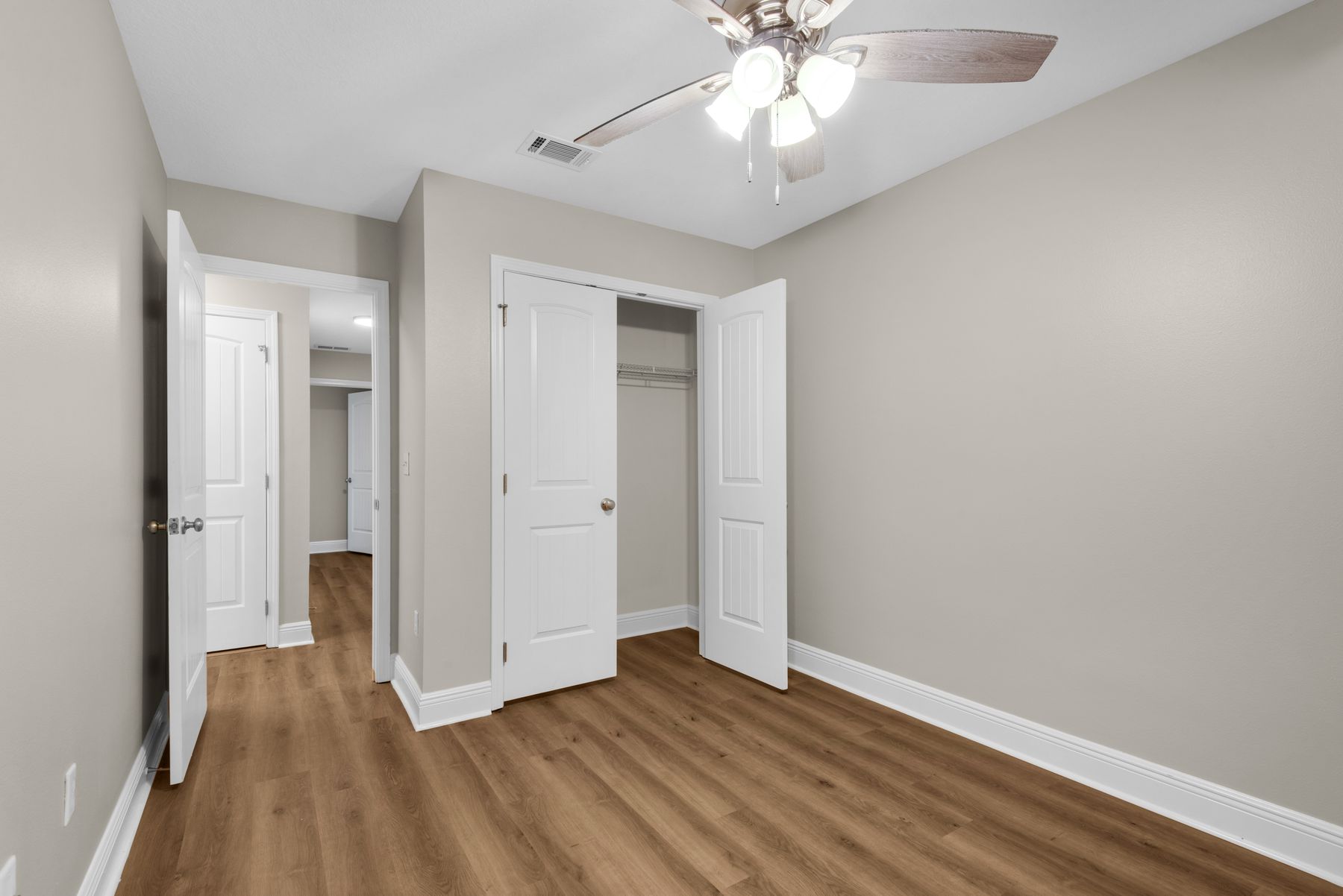  Move-In Ready Townhome Near Beaches And Bay - 物件實景