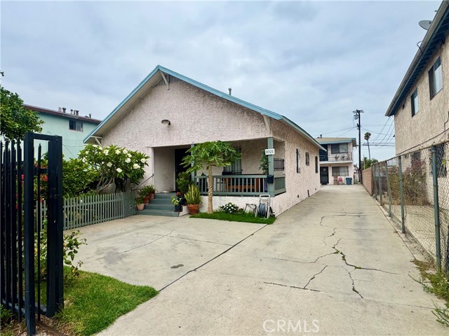 Long Beach, California, 90813, United States, 8 Bedrooms Bedrooms, ,Residential,For Sale,1900671