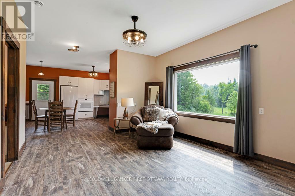 TAY VALLEY, Ontario, K0H 2B0, CA, 2 Bedrooms Bedrooms, ,1 BathroomBathrooms,Residential,For Sale,1866349