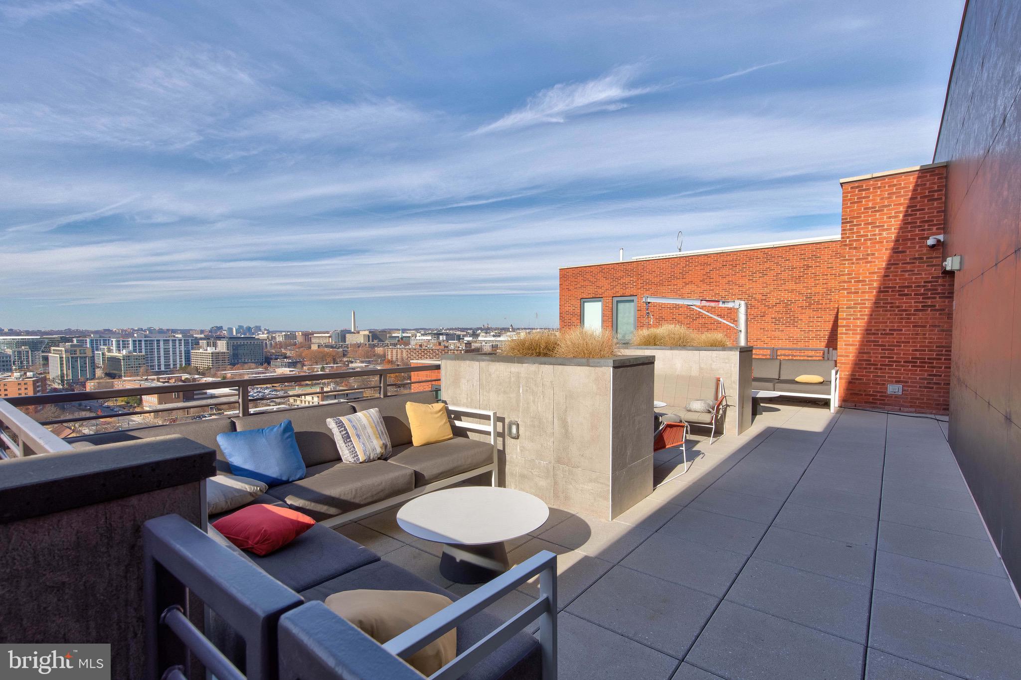 Washington, District of Columbia, 20003, United States, 2 Bedrooms Bedrooms, ,1 BathroomBathrooms,Residential,For Sale,1895194