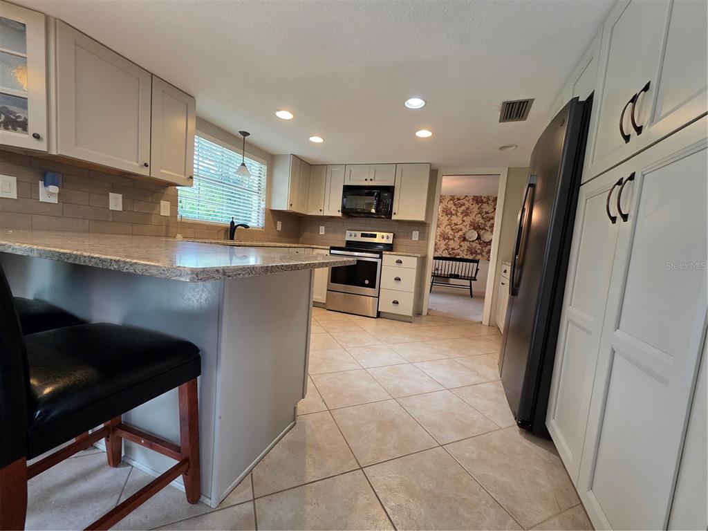 Oviedo, Florida, 32765, United States, 3 Bedrooms Bedrooms, ,2 BathroomsBathrooms,Residential,For Sale,1941778