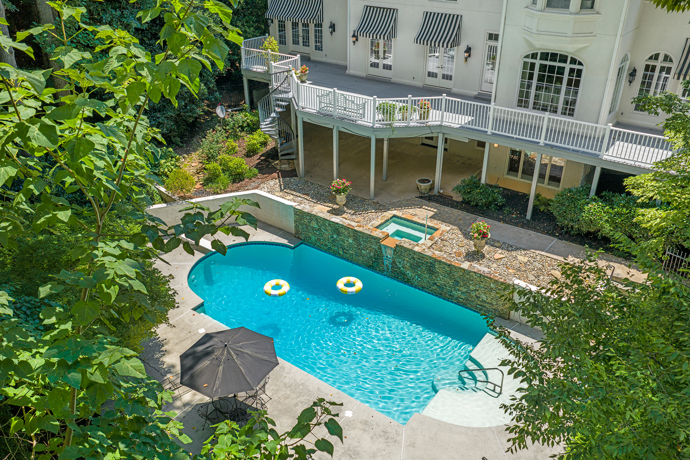  Irreplaceable Estate in One of Atlanta