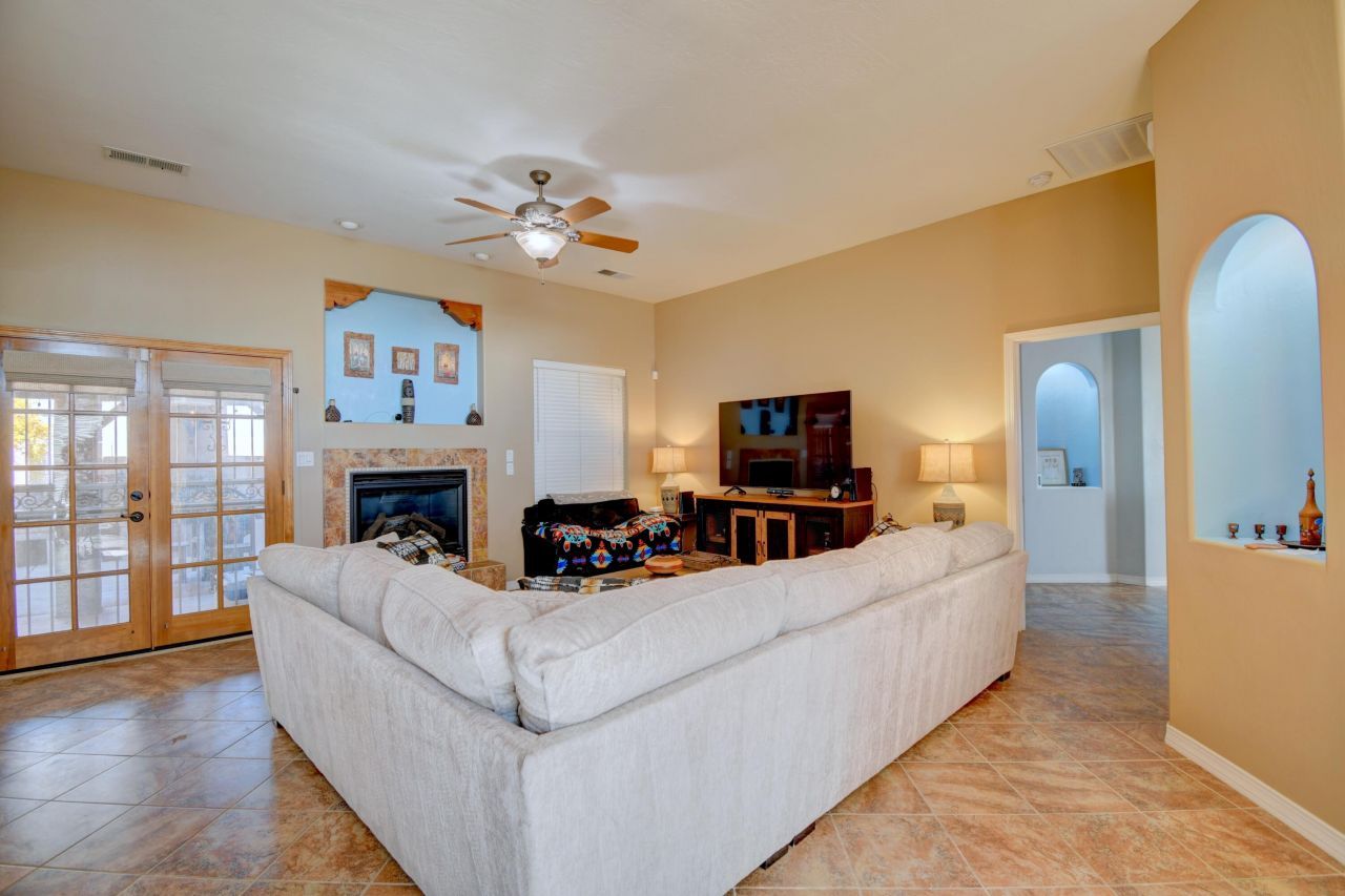 Rio Rancho, New Mexico, 87144, United States, 3 Bedrooms Bedrooms, ,2 BathroomsBathrooms,Residential,For Sale,1993509