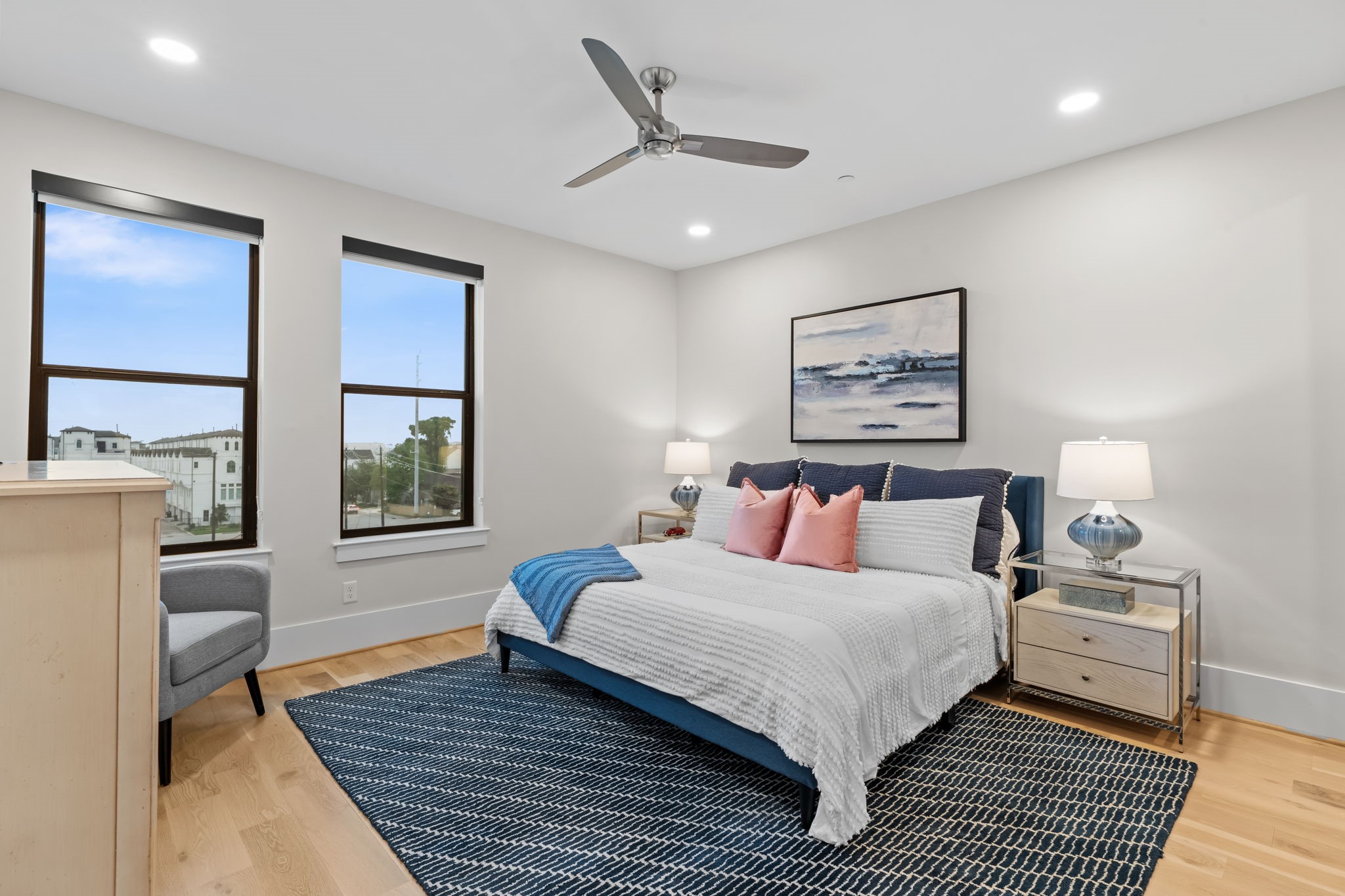  611 N Live Oak Street - 物件實景