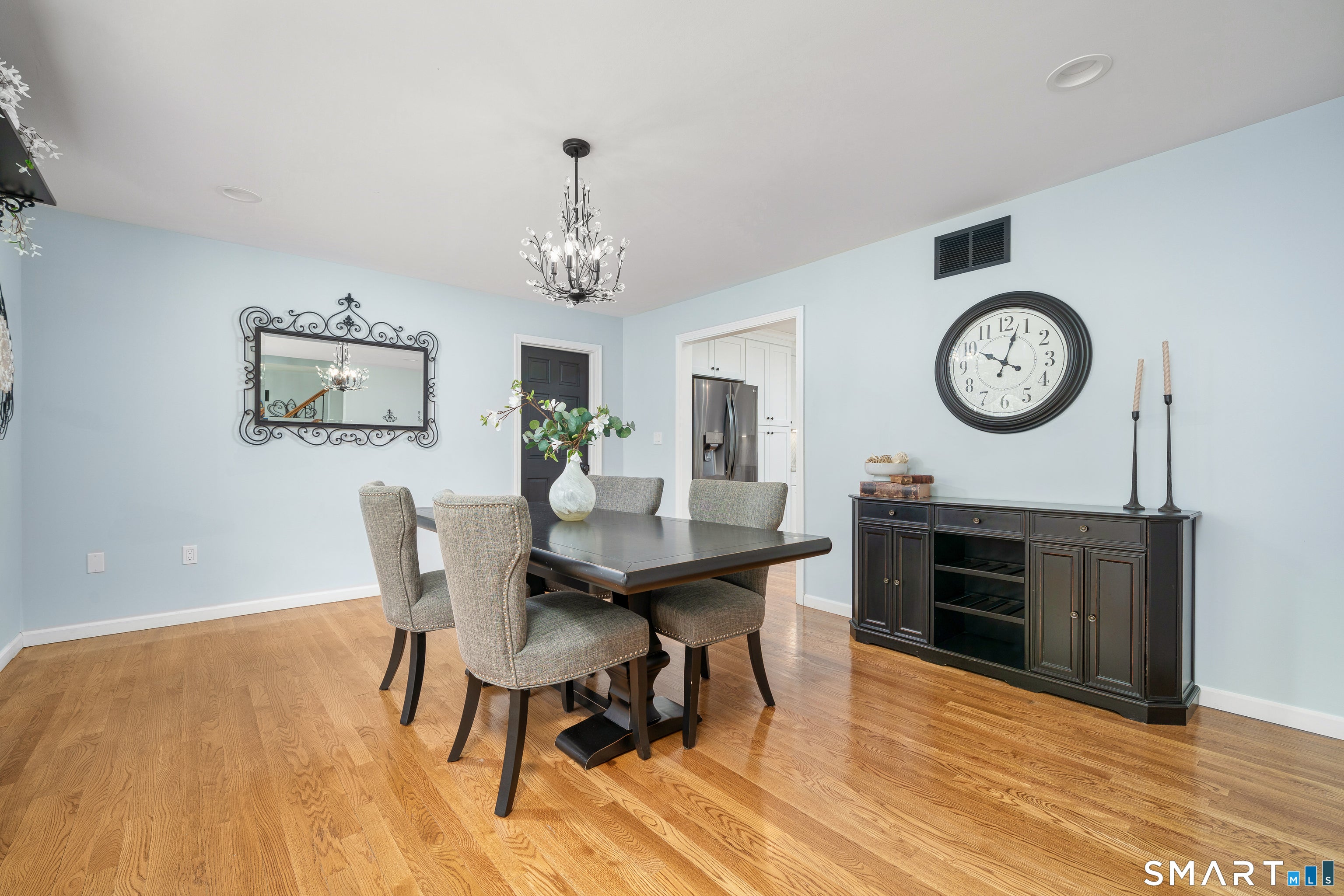 Middletown, Connecticut, 06457, United States, 5 Bedrooms Bedrooms, ,5 BathroomsBathrooms,Residential,For Sale,2042912