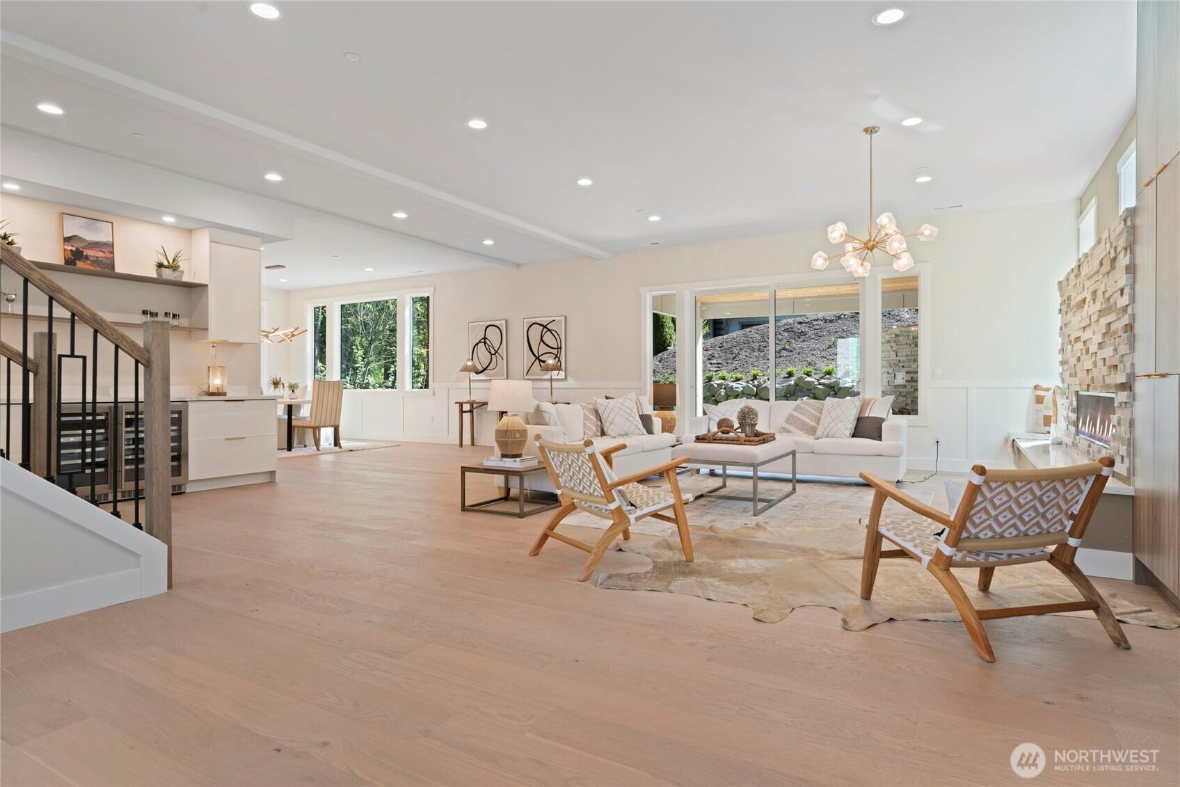 BELLEVUE, Washington, 98004, United States, 5 Bedrooms Bedrooms, ,5 BathroomsBathrooms,Residential,For Sale,1875592