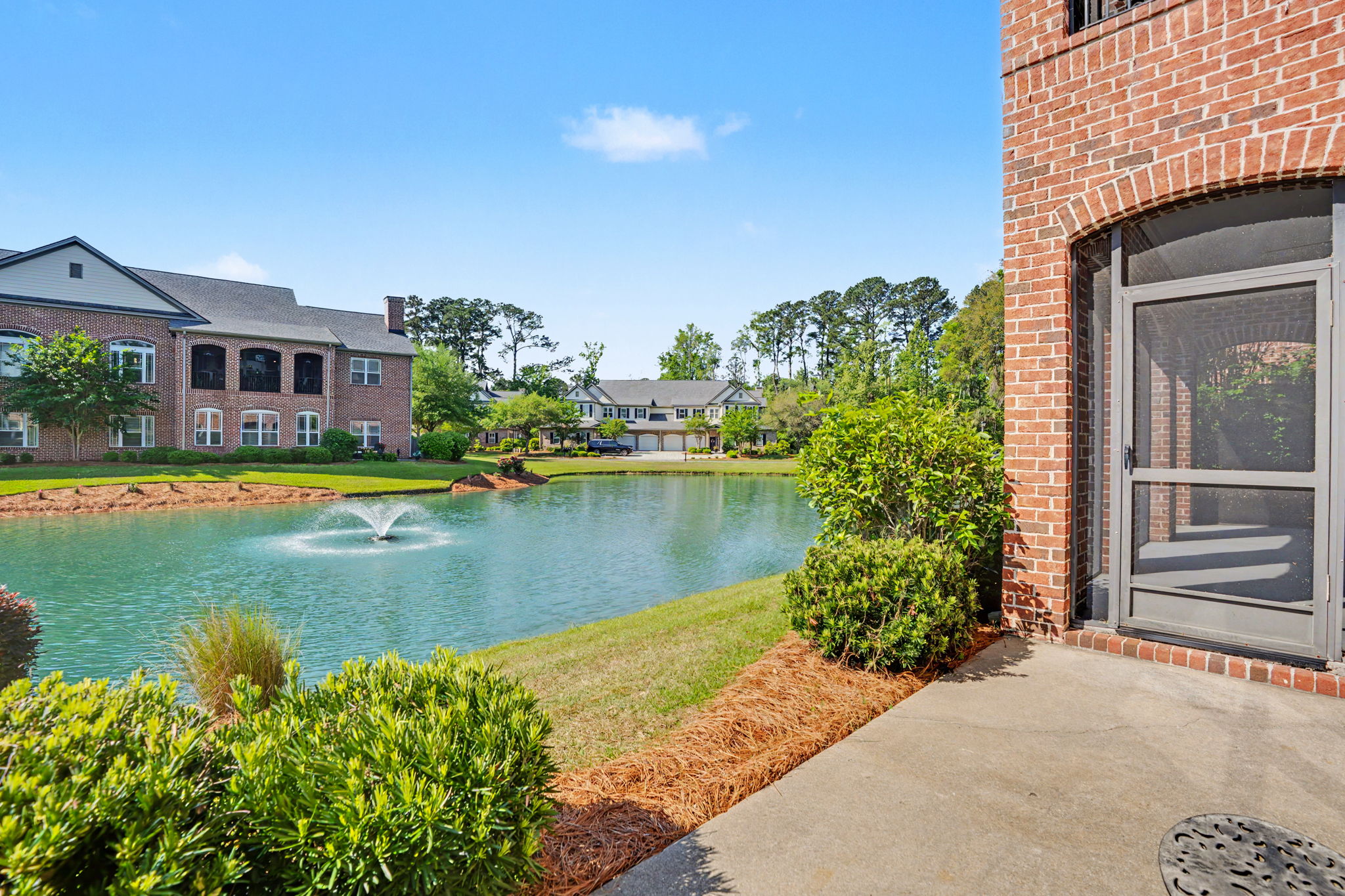  1201 River Oaks Drive, Richmond Hill - 物件實景