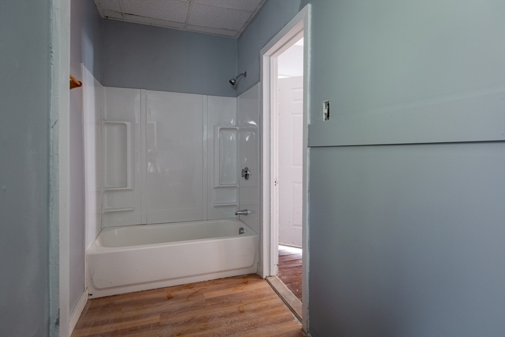 Worcester, Massachusetts, 01604, United States, 8 Bedrooms Bedrooms, ,4 BathroomsBathrooms,Residential,For Sale,1981131