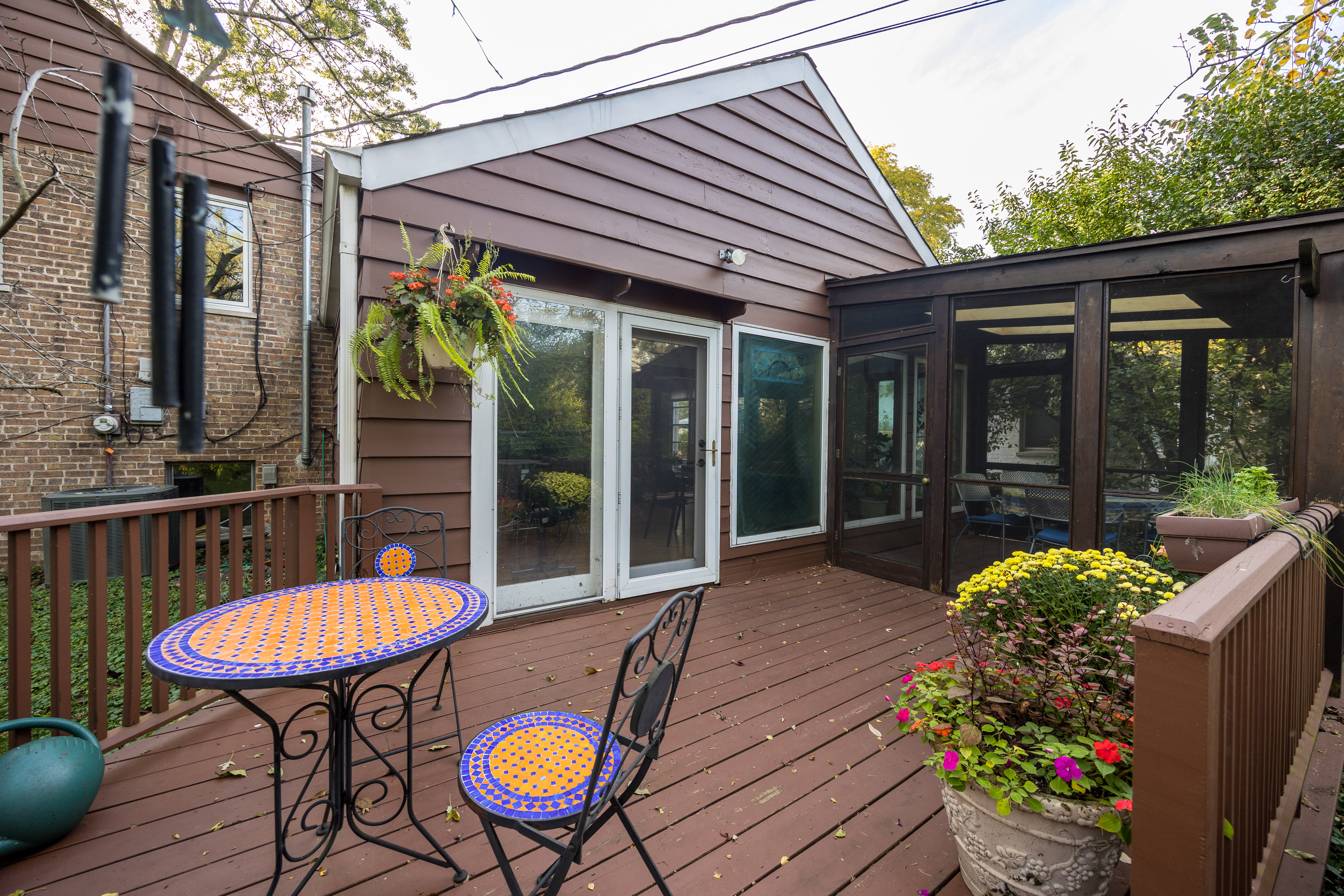  An Opportunity to Make It Your Own in a Wonderful Neighborhood - 物件實景