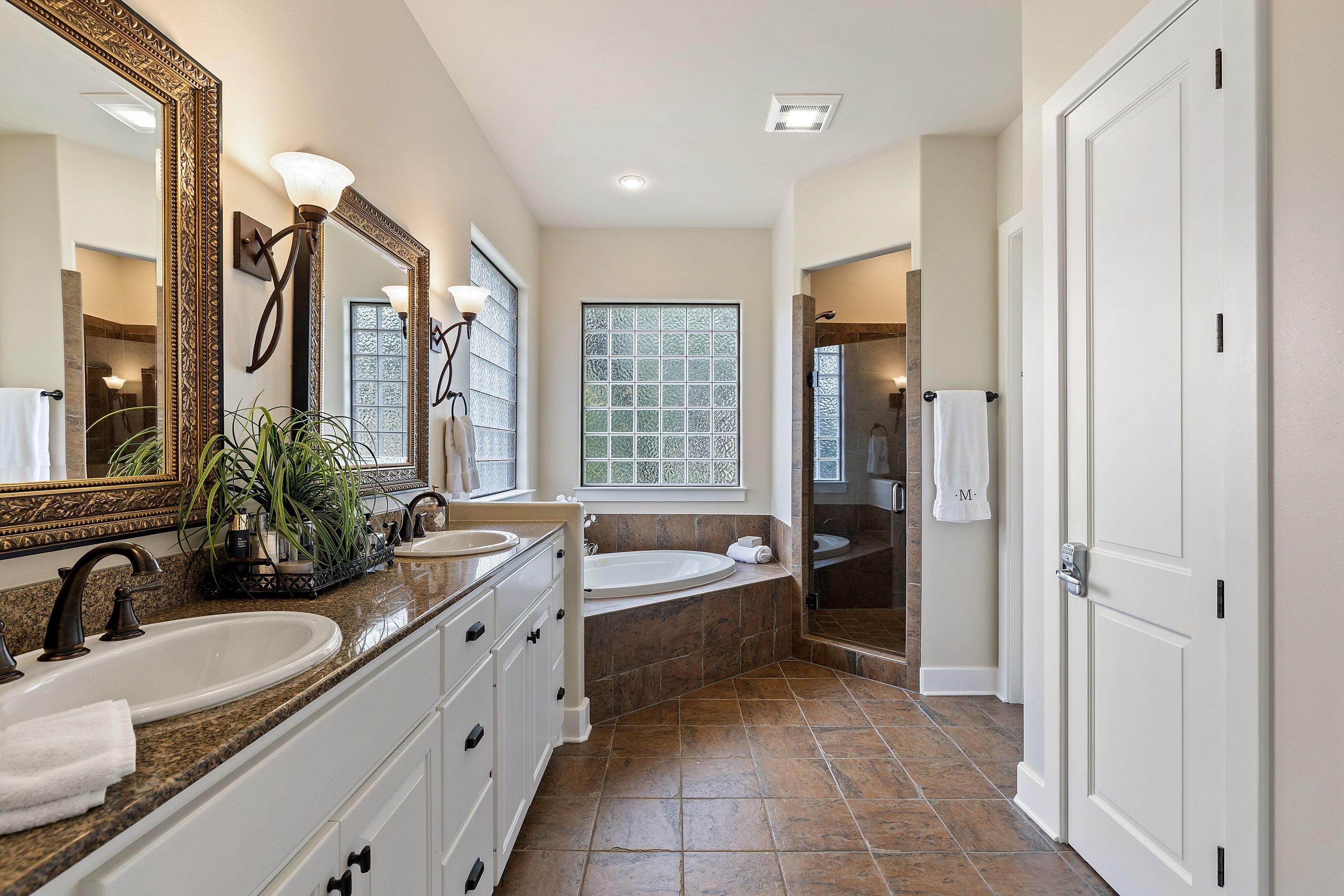  Incredible & Rare Home in The Overlook at Lewis Mountain - A SW Austin Gem - 物件實景