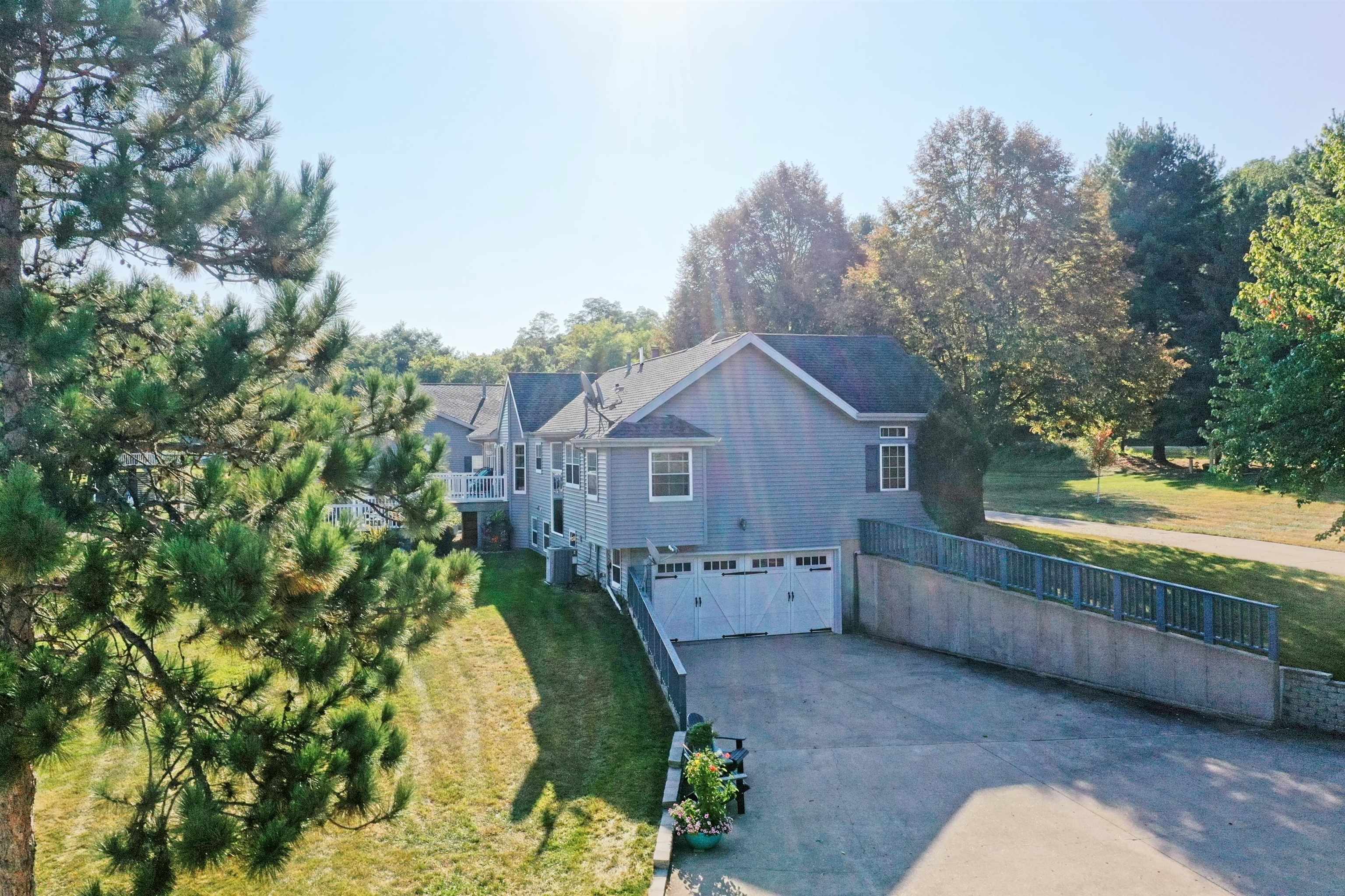 Rio, Wisconsin, 53960, United States, 3 Bedrooms Bedrooms, ,3 BathroomsBathrooms,Residential,For Sale,1976824