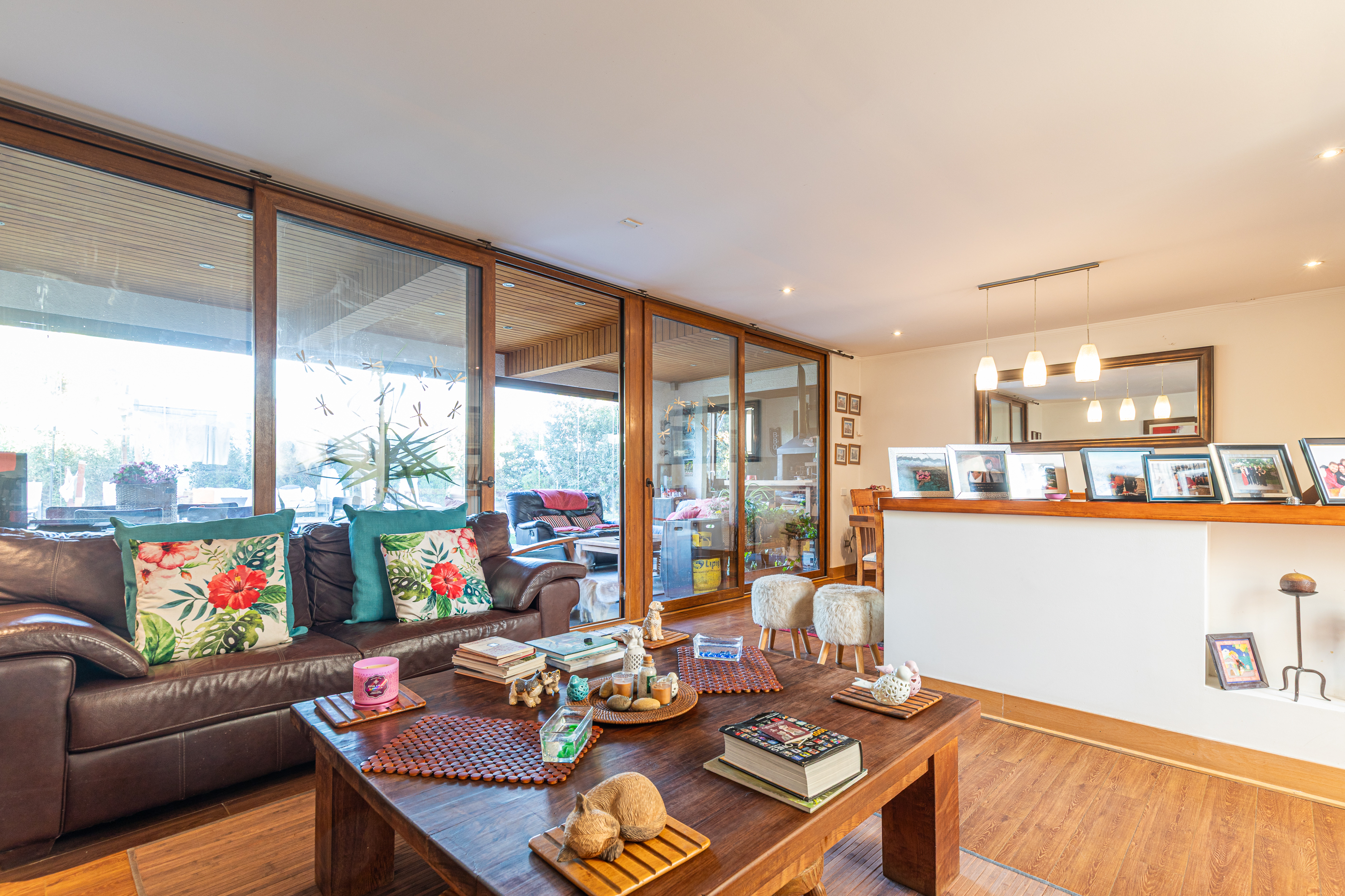  4-Bedroom Home in a Well-Established Gated Community - 物件實景