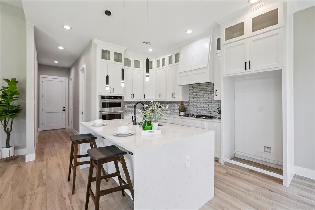 Arlington, Texas, 76012, United States, 4 Bedrooms Bedrooms, ,3 BathroomsBathrooms,Residential,For Sale,1976535