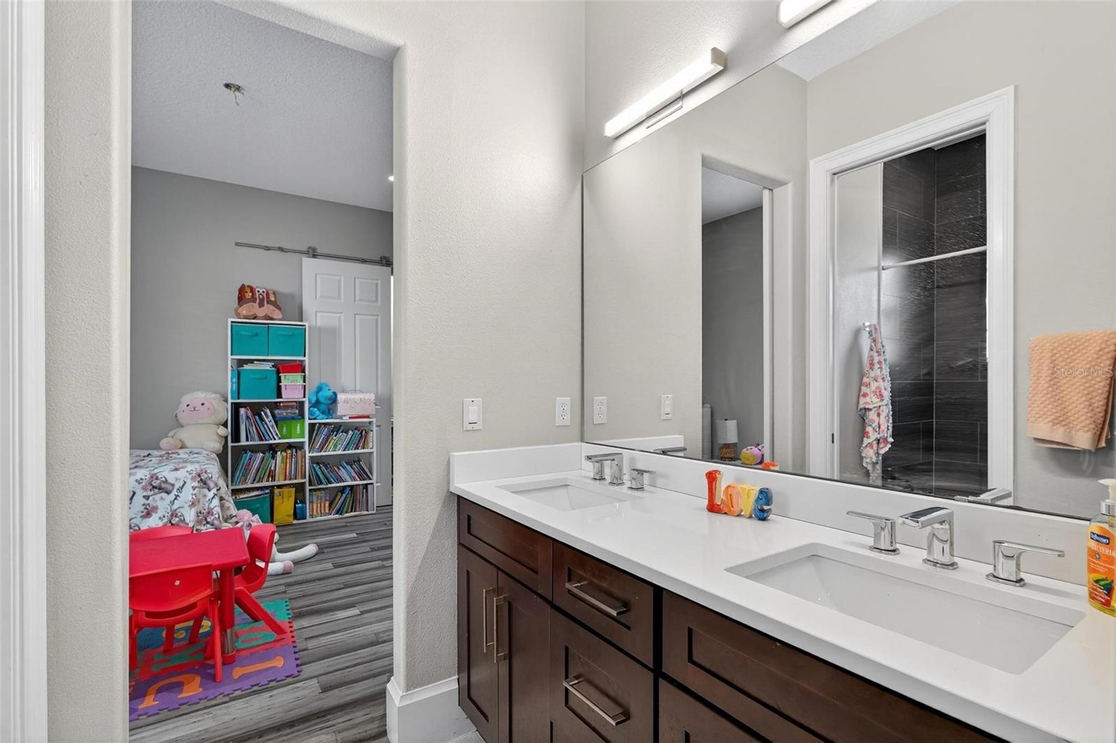 WINDERMERE, Florida, 34786, United States, 5 Bedrooms Bedrooms, ,5 BathroomsBathrooms,Residential,For Sale,1976046