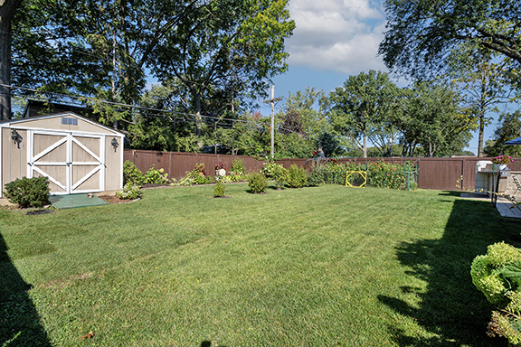 Des Plaines, Illinois, 60016, United States, 3 Bedrooms Bedrooms, ,3 BathroomsBathrooms,Residential,For Sale,2003071