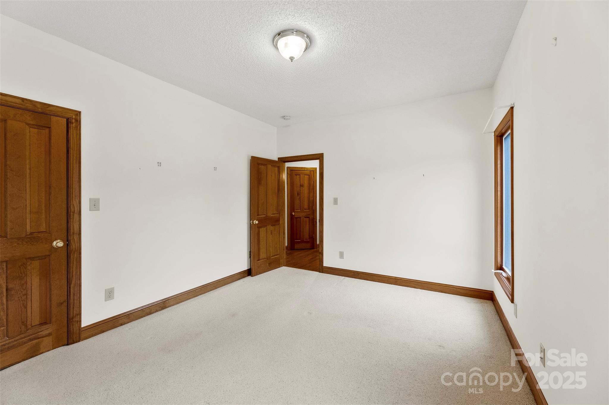 Lincolnton, North Carolina, 28092, United States, 3 Bedrooms Bedrooms, ,3 BathroomsBathrooms,Residential,For Sale,1910907