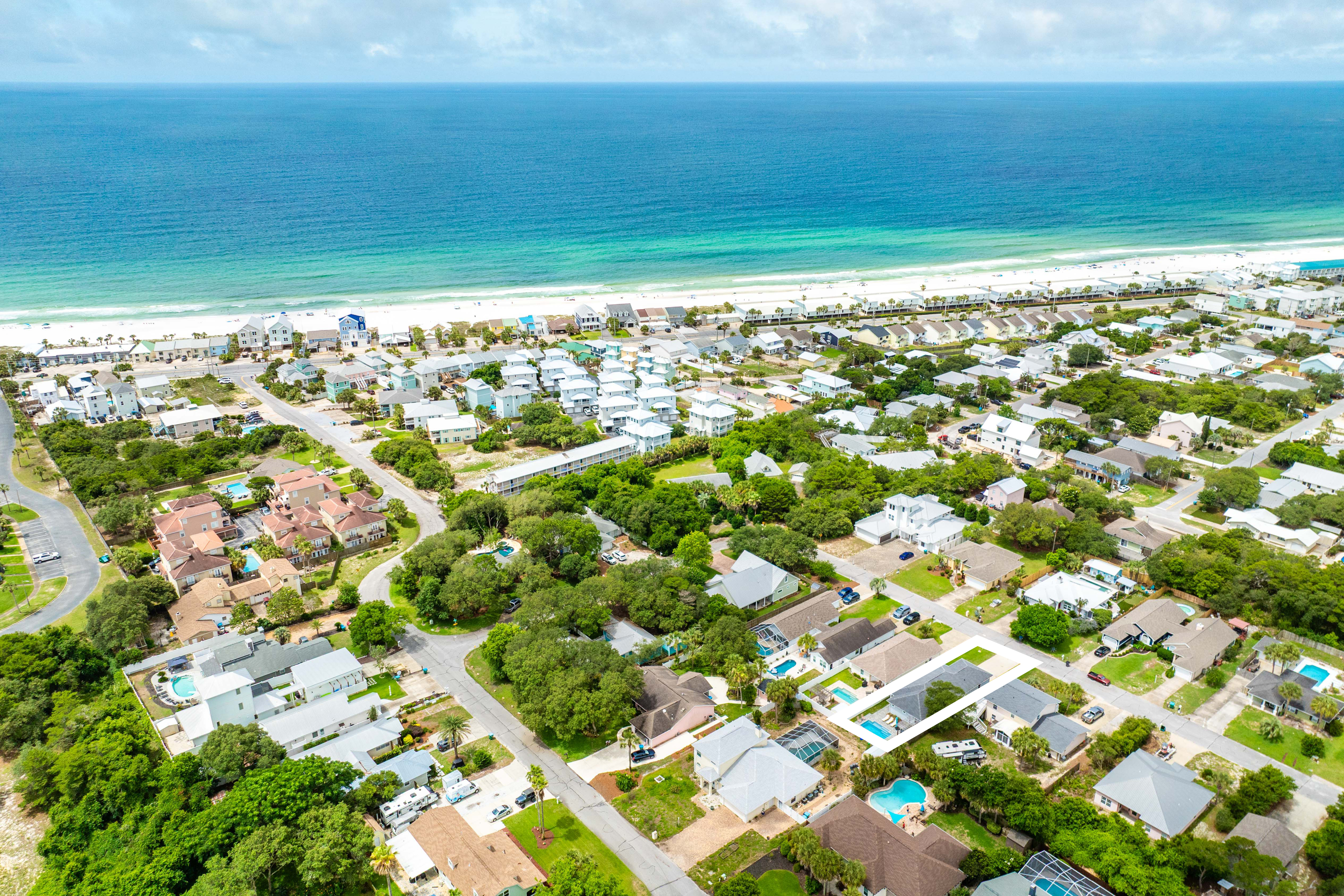  Rental-Ready Coastal Retreat with Heated Pool and No HOA - 物件實景