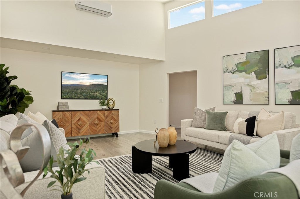 Redlands, California, 92373, United States, 4 Bedrooms Bedrooms, ,4 BathroomsBathrooms,Residential,For Sale,1900605