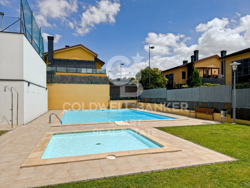 Rua Dulzaina A Coru?a, Oleiros, Oleiros A Coru?a, Oleiros, Galicia, ES, 4 Bedrooms Bedrooms, ,3 BathroomsBathrooms,Residential,For Sale,Rua Dulzaina A Coru?a, Oleiros, Oleiros A Coru?a,1487464