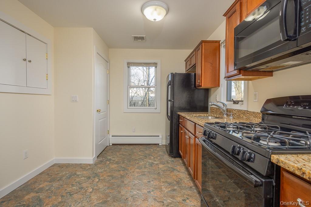 Haverstraw, New York, 10927, United States, 4 Bedrooms Bedrooms, ,2 BathroomsBathrooms,Residential,For Sale,2001244