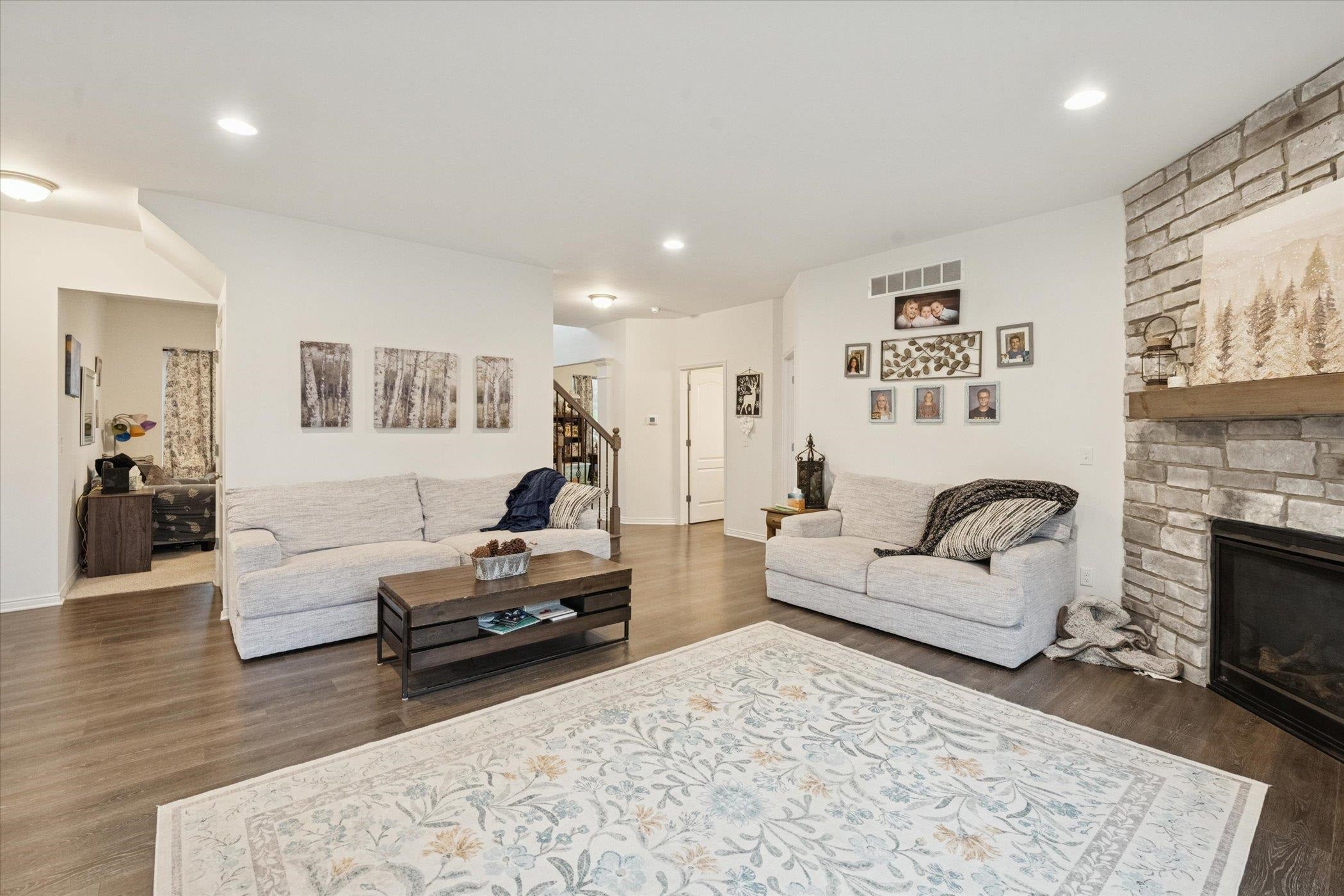 Ortonville, Michigan, 48462, United States, 5 Bedrooms Bedrooms, ,3 BathroomsBathrooms,Residential,For Sale,2008578