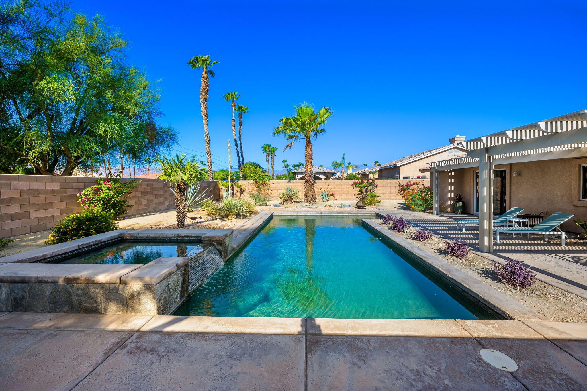 Indio, California, 92201, United States, 3 Bedrooms Bedrooms, ,2 BathroomsBathrooms,Residential,For Sale,1910889