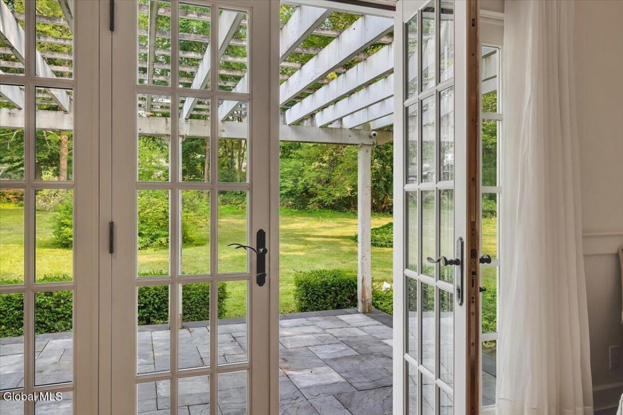 Queensbury, New York, 12804, United States, 4 Bedrooms Bedrooms, ,4 BathroomsBathrooms,Residential,For Sale,2003440