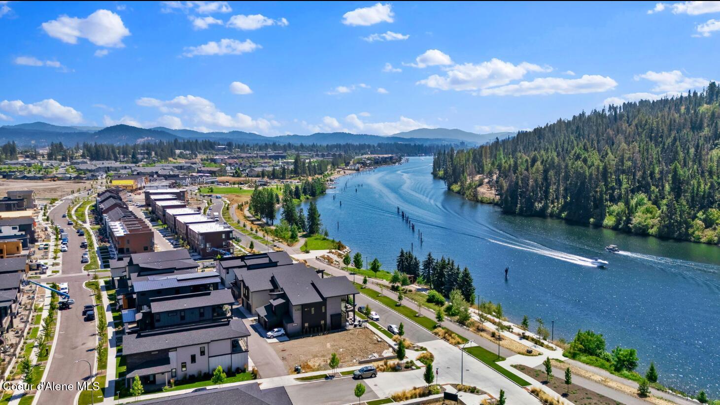 Coeur D'alene, Idaho, 83814, United States, 4 Bedrooms Bedrooms, ,4 BathroomsBathrooms,Residential,For Sale,1927385