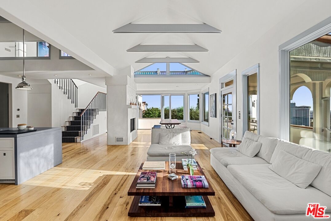 Los Angeles, California, 90068, United States, 3 Bedrooms Bedrooms, ,3 BathroomsBathrooms,Residential,For Sale,1794796