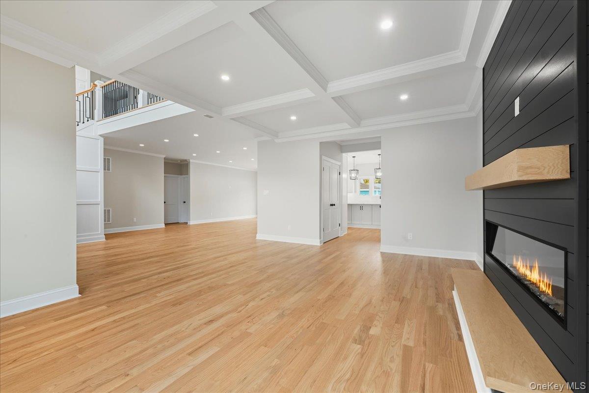 Westbury, New York, 11590, United States, 5 Bedrooms Bedrooms, ,5 BathroomsBathrooms,Residential,For Sale,1991038