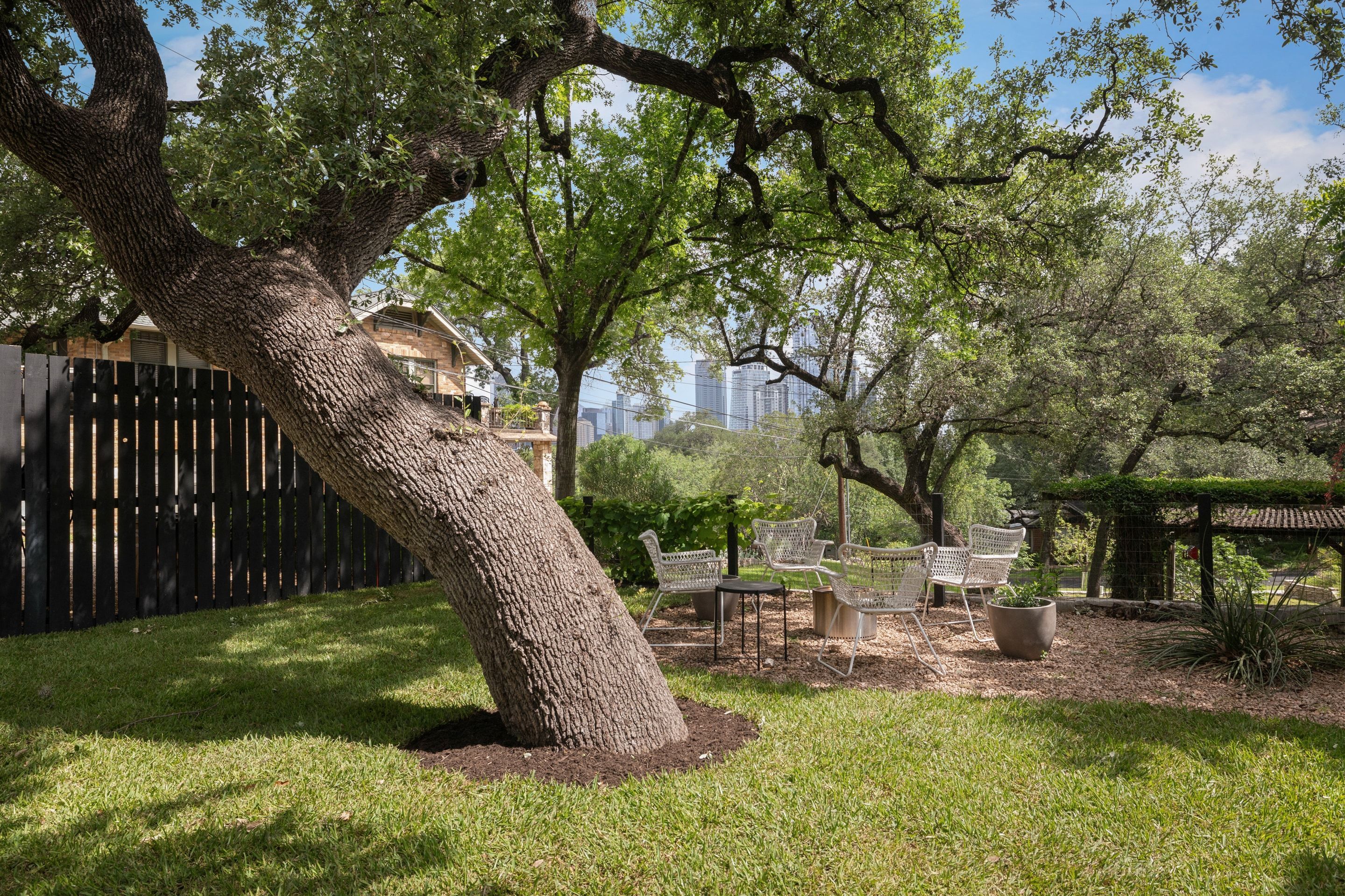  Reimagined Travis Heights Bungalow with Downtown Views - 物件實景