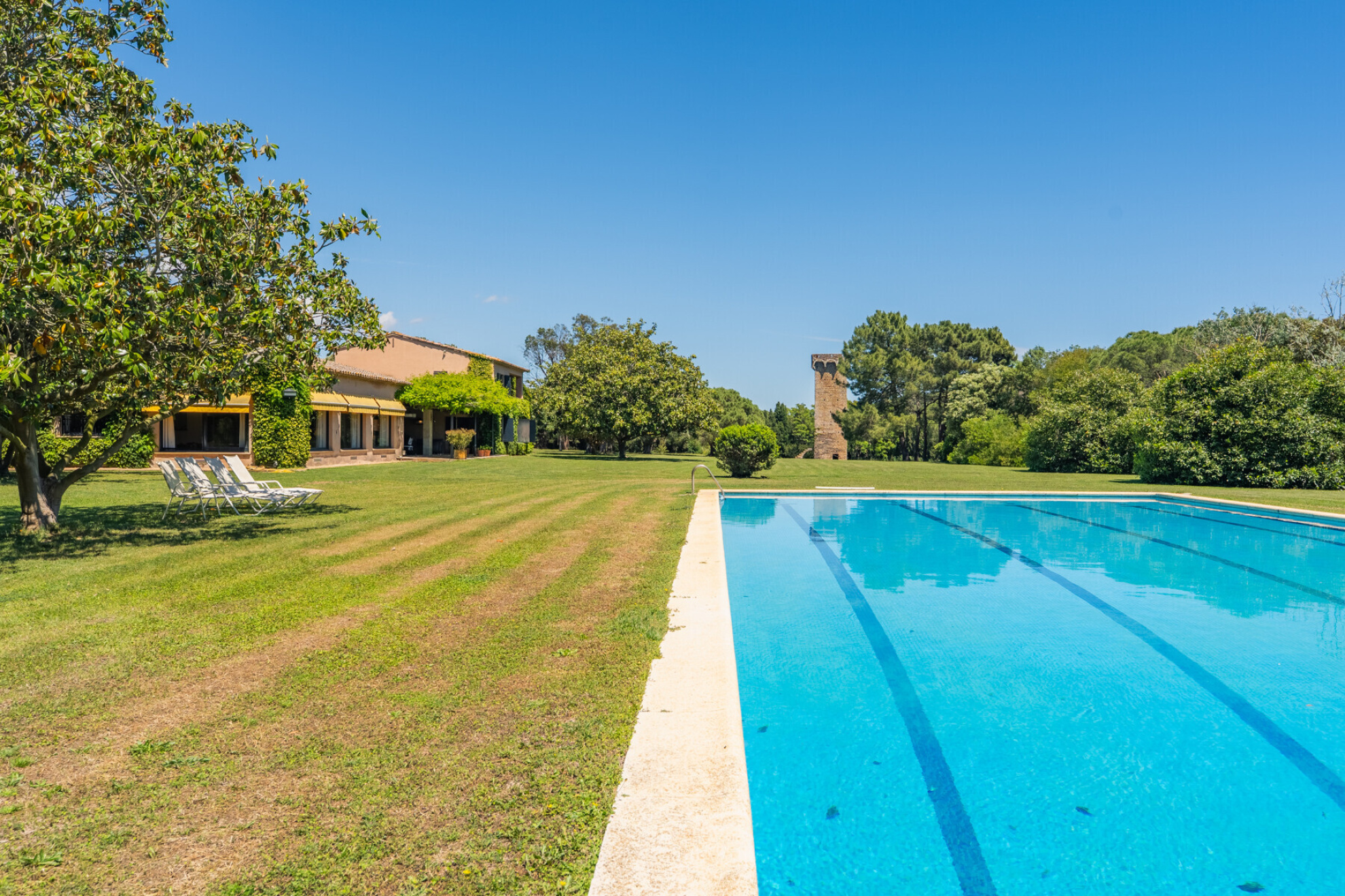  Historic finca with medieval tower and private gardens in Mont-ràs - 物件實景