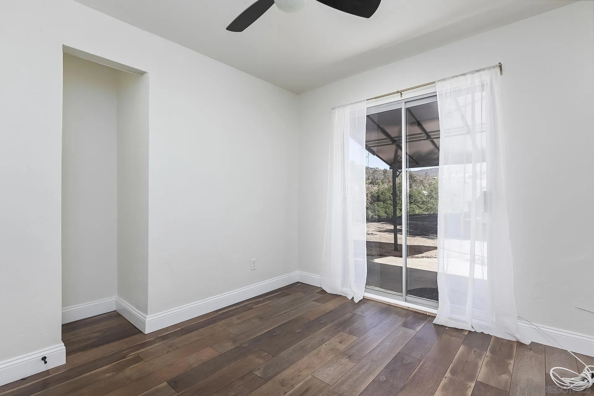 Alpine, California, 91901, United States, 3 Bedrooms Bedrooms, ,2 BathroomsBathrooms,Residential,For Sale,1990972