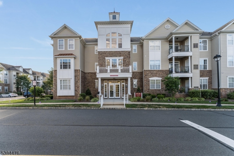Franklin Twp., New Jersey, 08873, United States, 2 Bedrooms Bedrooms, ,2 BathroomsBathrooms,Residential,For Sale,1950649
