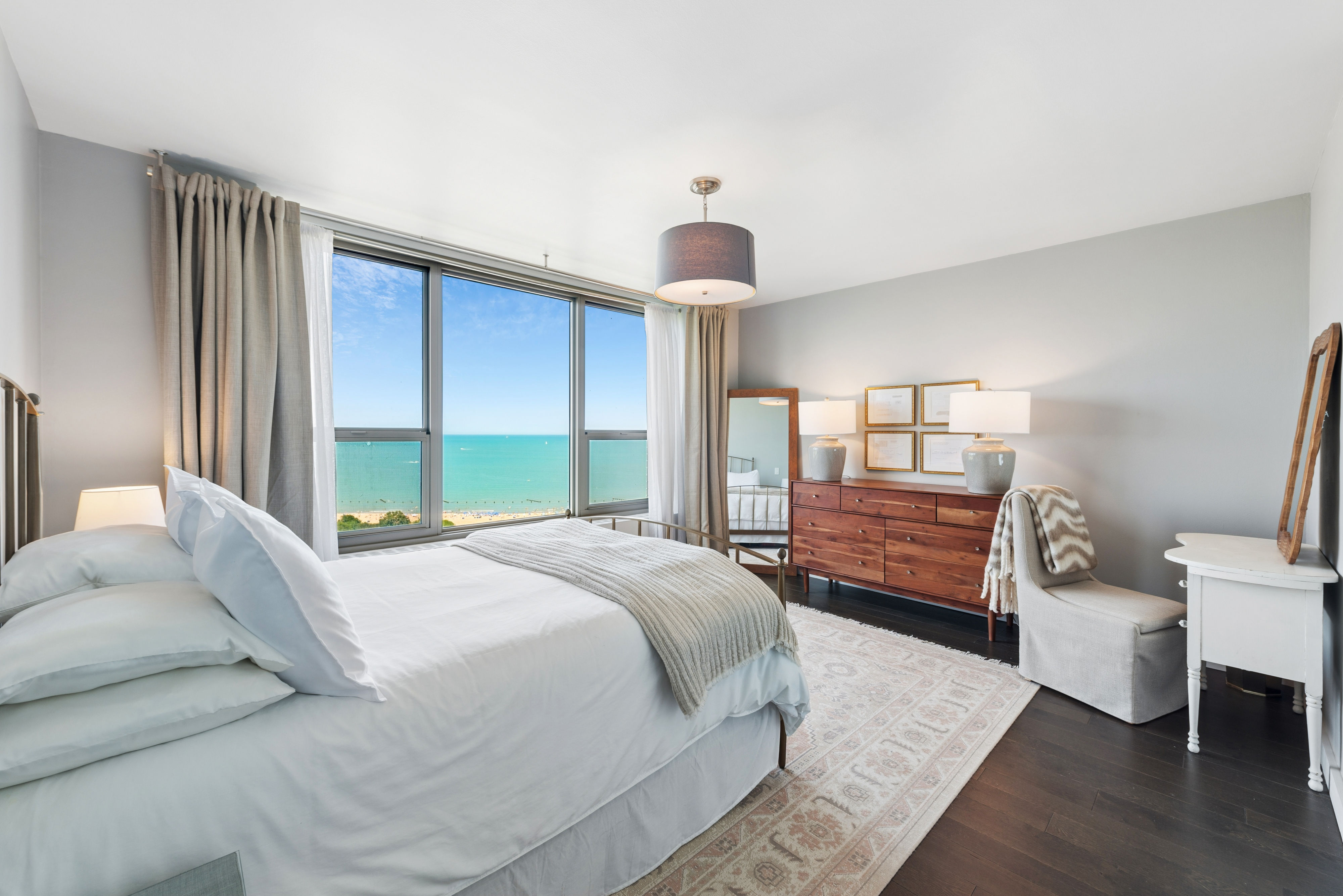  Experience Lakefront Living Just a Short Walk to North Avenue Beach - 物件實景