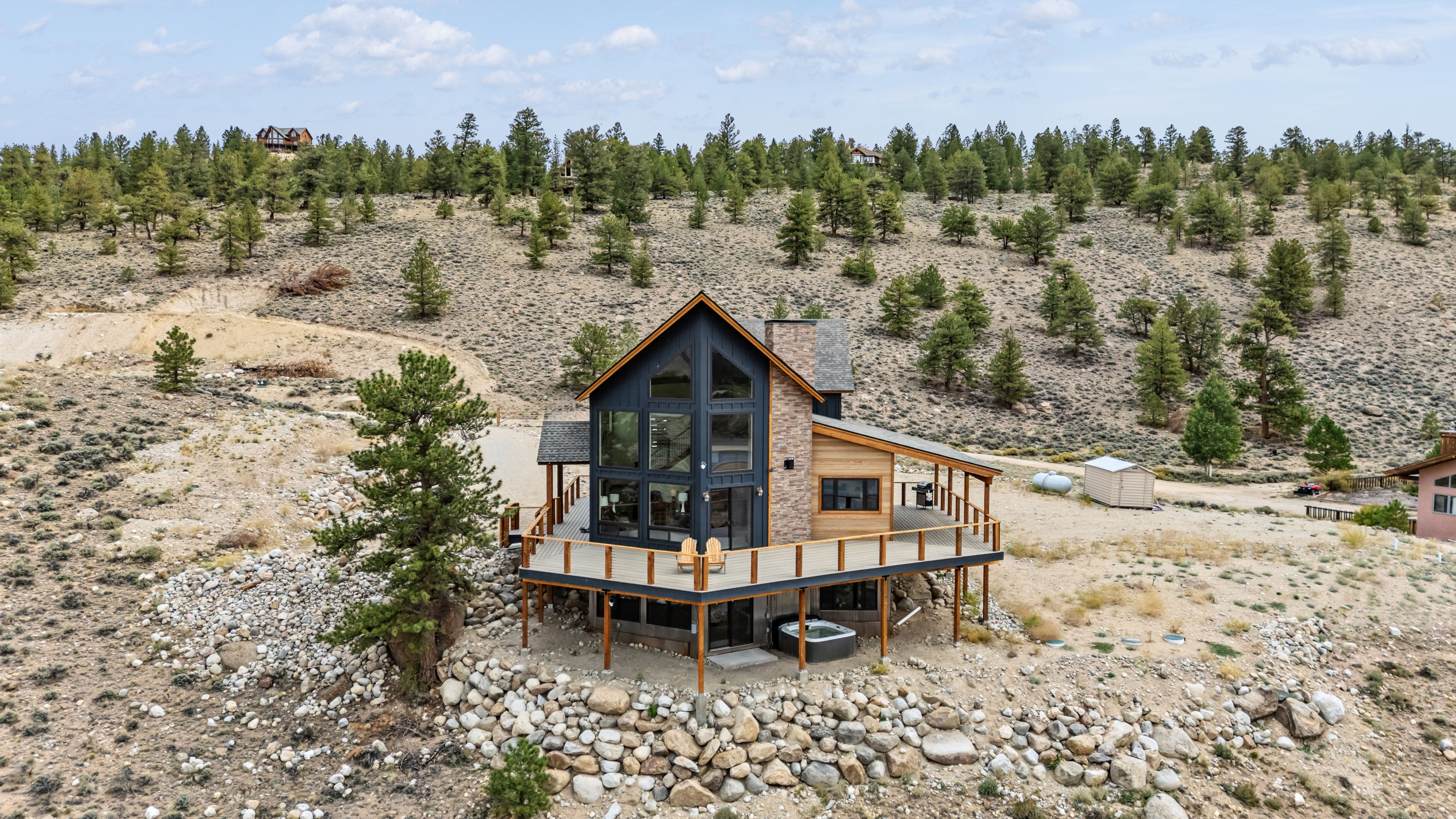  New Construction with Show-Stopping Twin Lakes Views - 物件實景