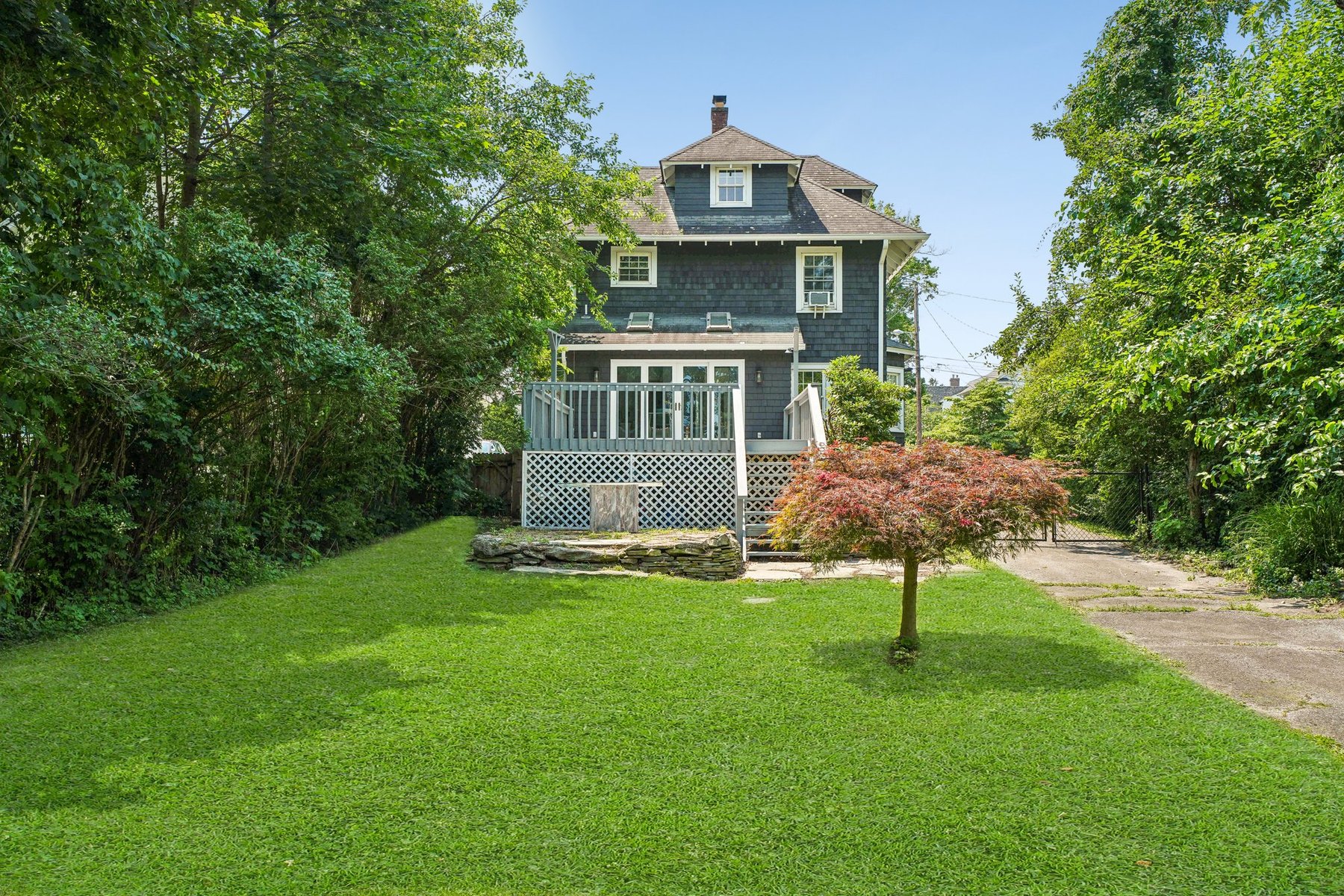  Craftsman Inspired Home With Both Old-Home Charm and Modern Amenities - 物件實景