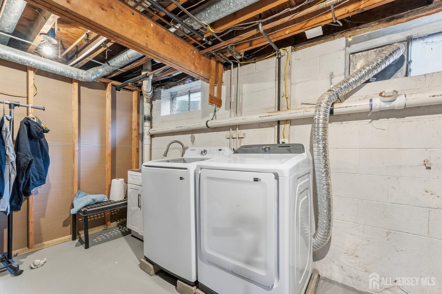 Dunellen, New Jersey, 08812, United States, 3 Bedrooms Bedrooms, ,2 BathroomsBathrooms,Residential,For Sale,1991582