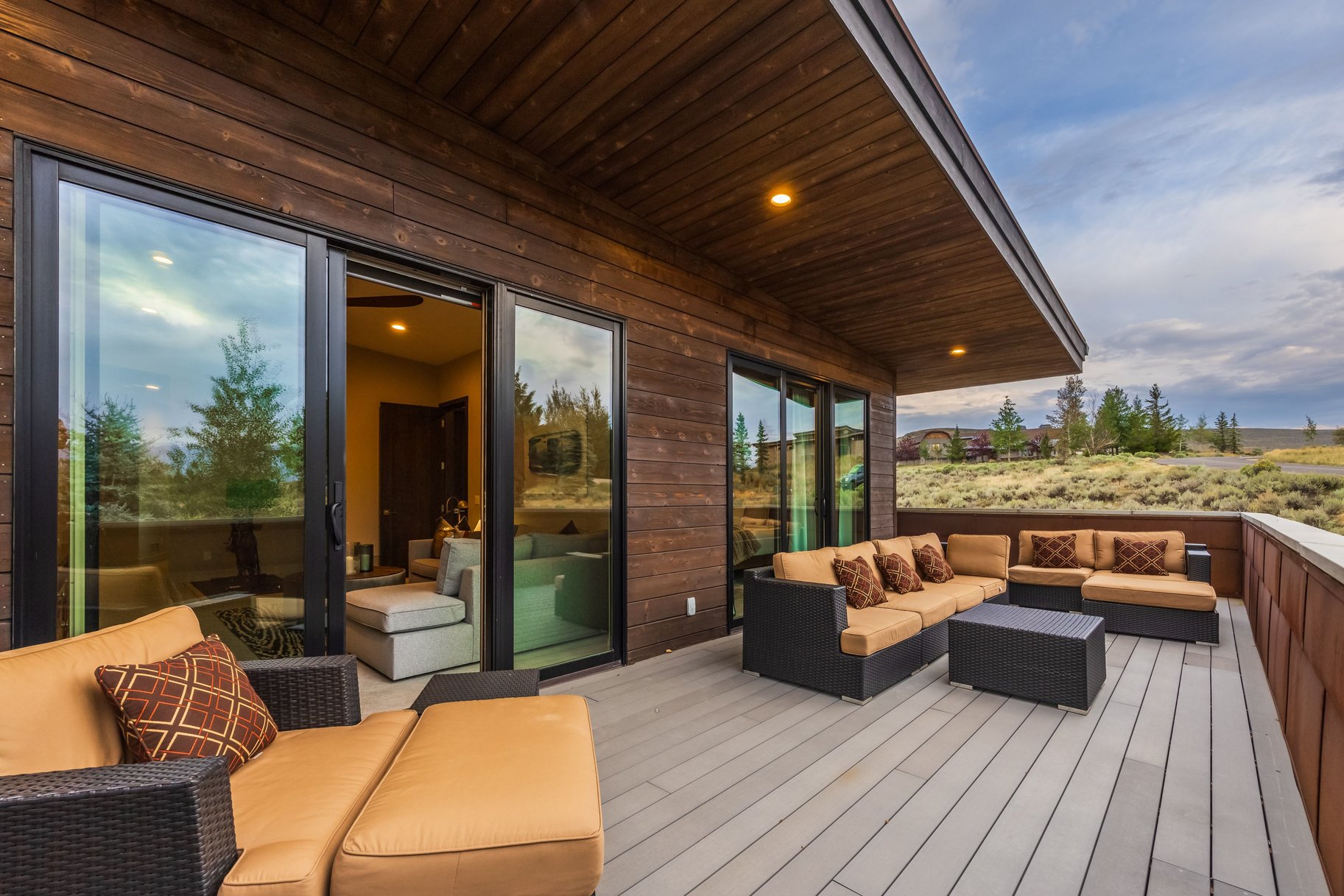  Contemporary Promontory Home with Exceptional Indoor-Outdoor Living - 物件實景